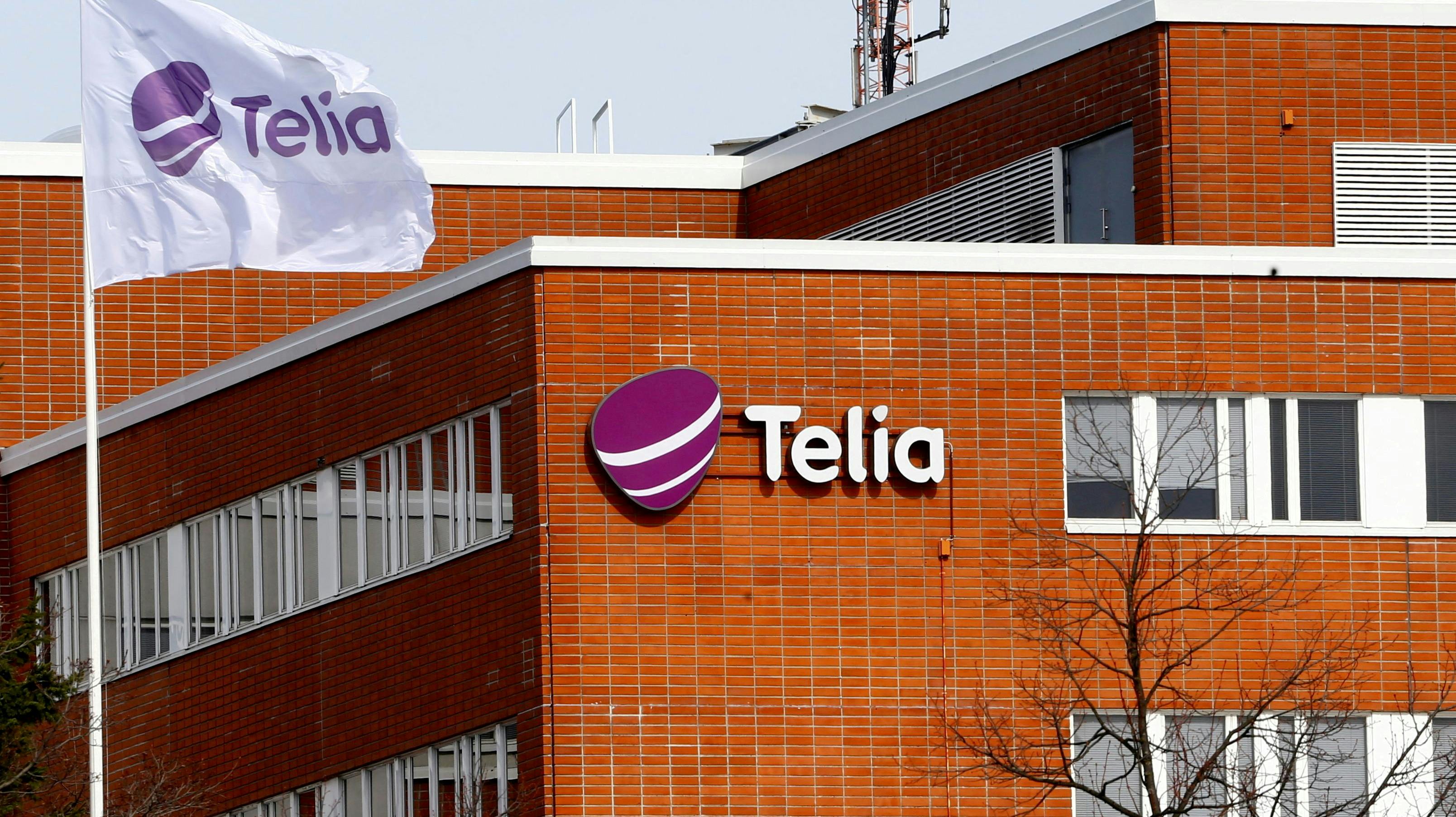 Telia har mandag problemer med de interne systemer, der går ud over kunderne oplevelse med tv og kundeservice.