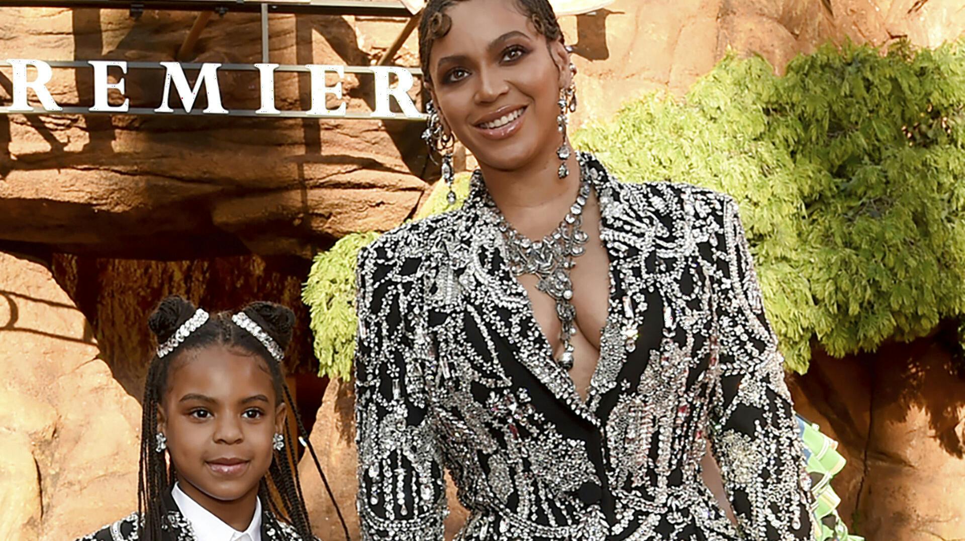 Blue Ivy sammen med sin mor til premiere på "Lion King", hvor hendes mor sang sangen "Brown Skin Girl", som de også i sang sammen i weekenden.