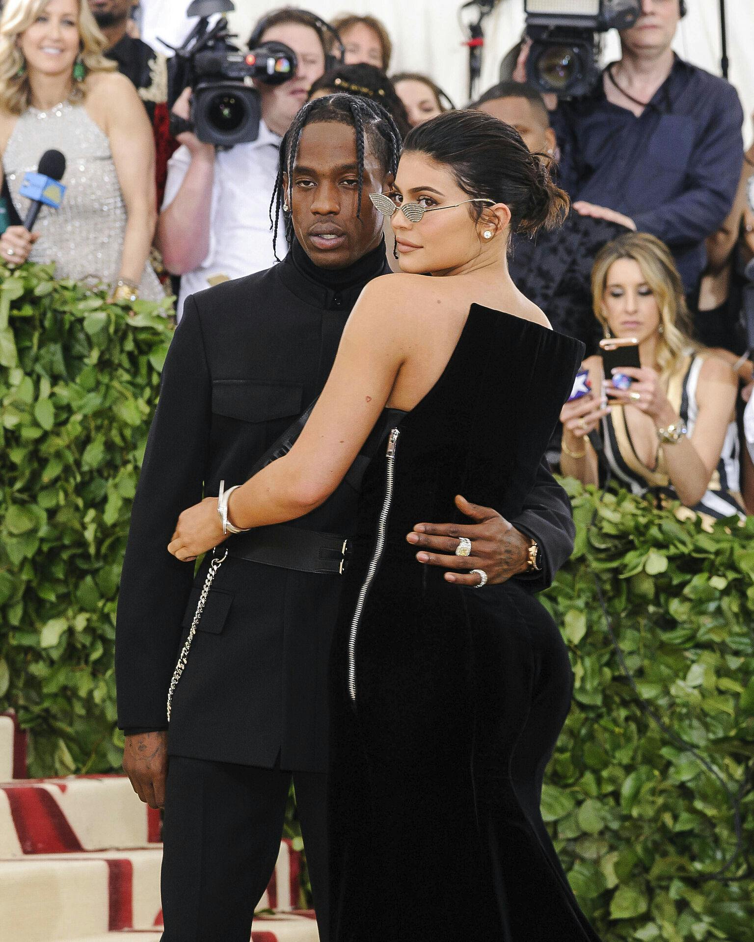 Ifølge rygterne danner Kylie Jenner og Travis Scott ikke længere par. Det er ikke første gang, de går fra hinanden.
