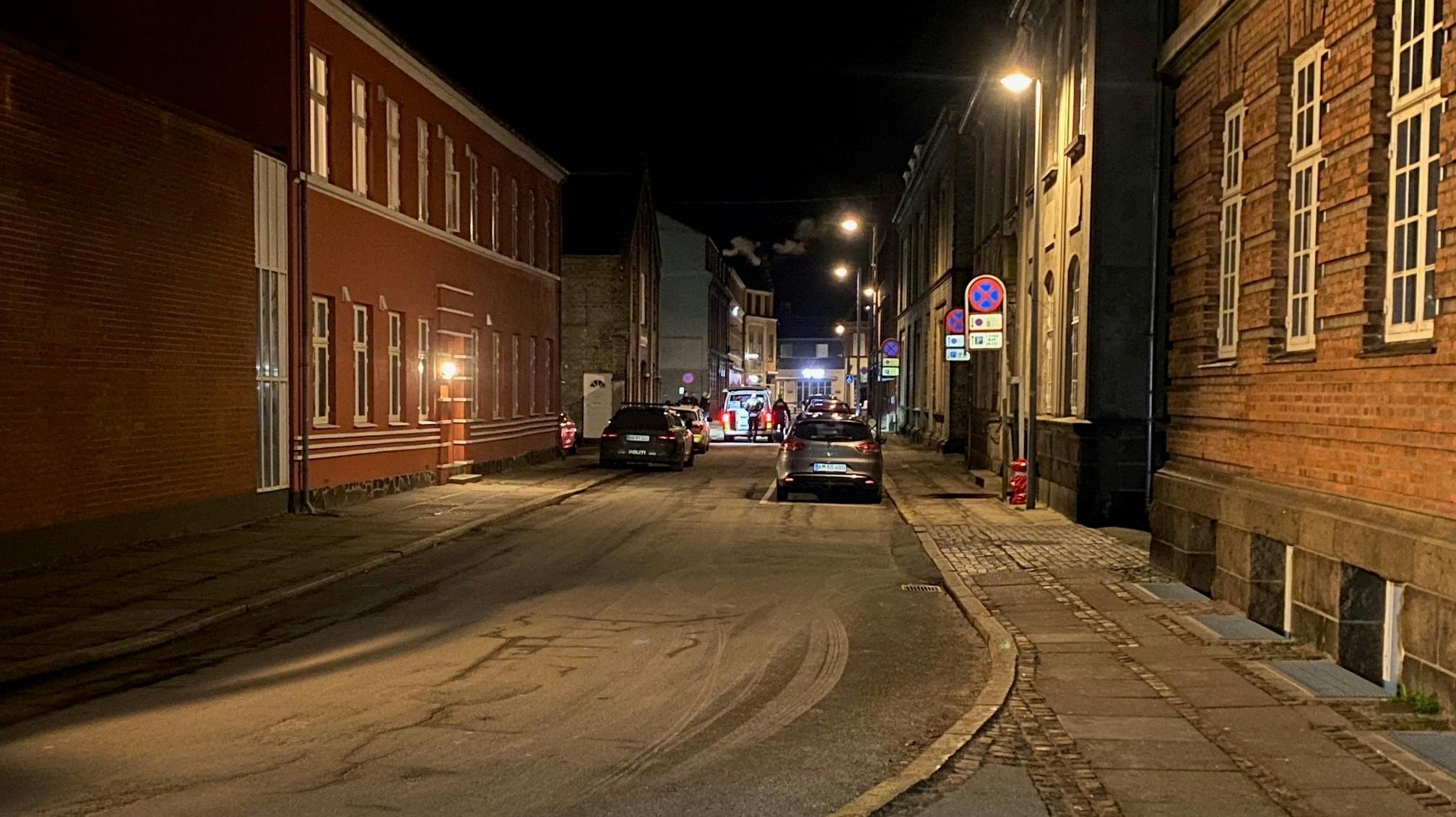 Søndag aften lød der meldinger om skud mod en restaurant i Nykøbing Falster.