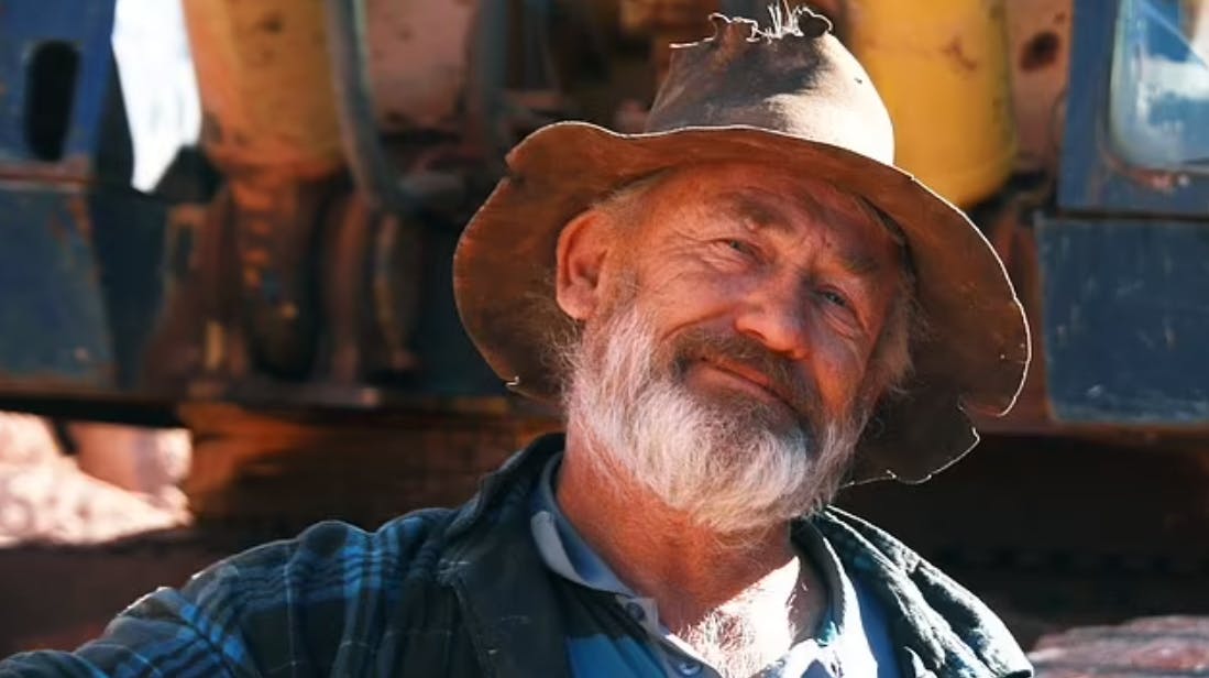 Ronald “Ron” Selig døde på sit arbejde, da et ståltag, han befandt sig på, pludselig gav efter.