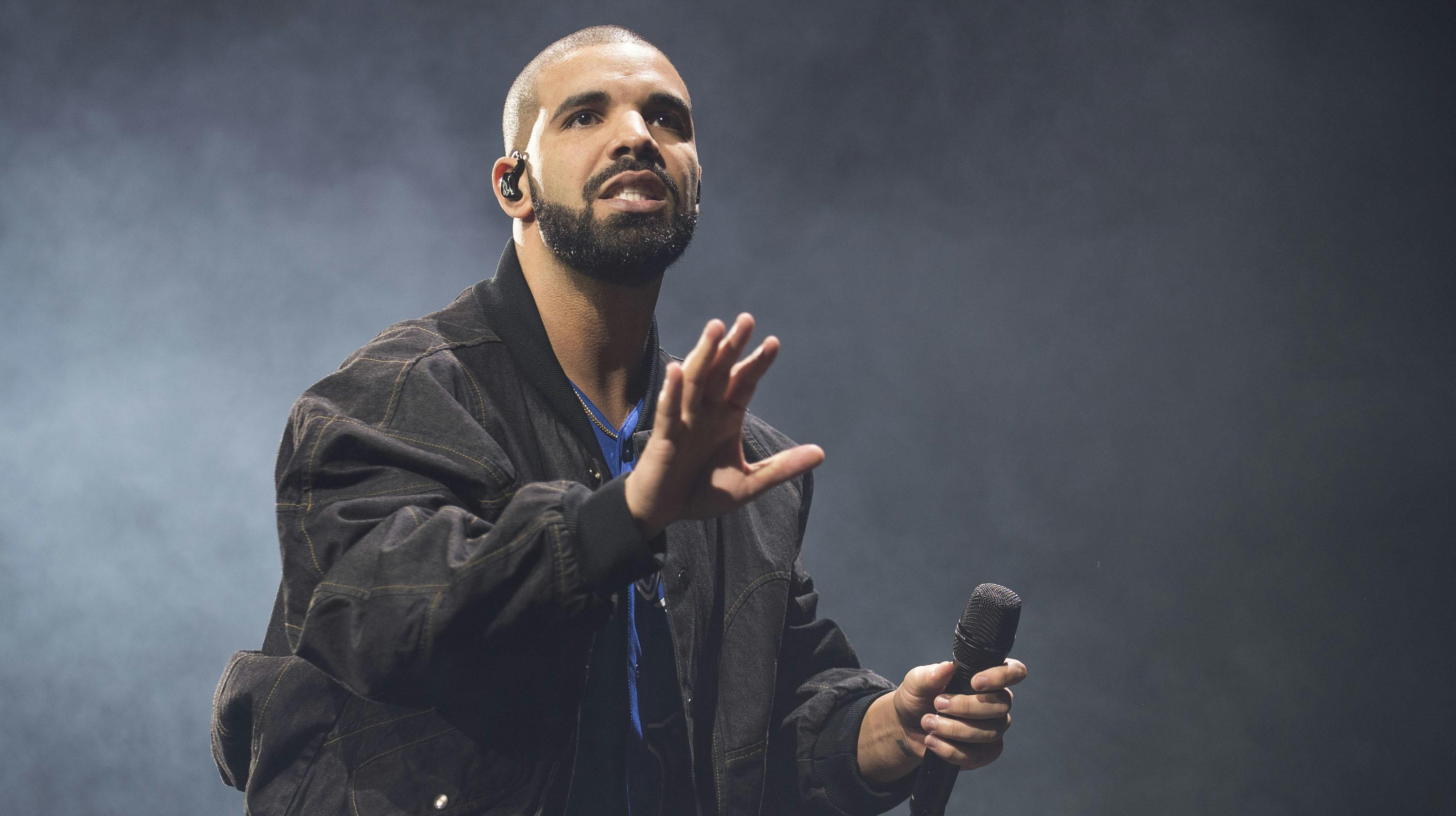Drake har endelig taget hul på sin koncertrække på Apollo, efter flere udskydelser 