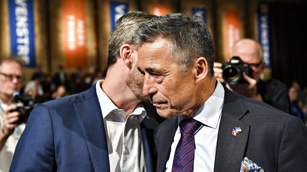 På Venstres landsmøde opfordrede Anders Fogh Rasmussen sin efterfølger Jakob Ellemann-Jensen til at droppe sagen om Forsvarets Efterretningstjeneste. Det gjorde han ikke.