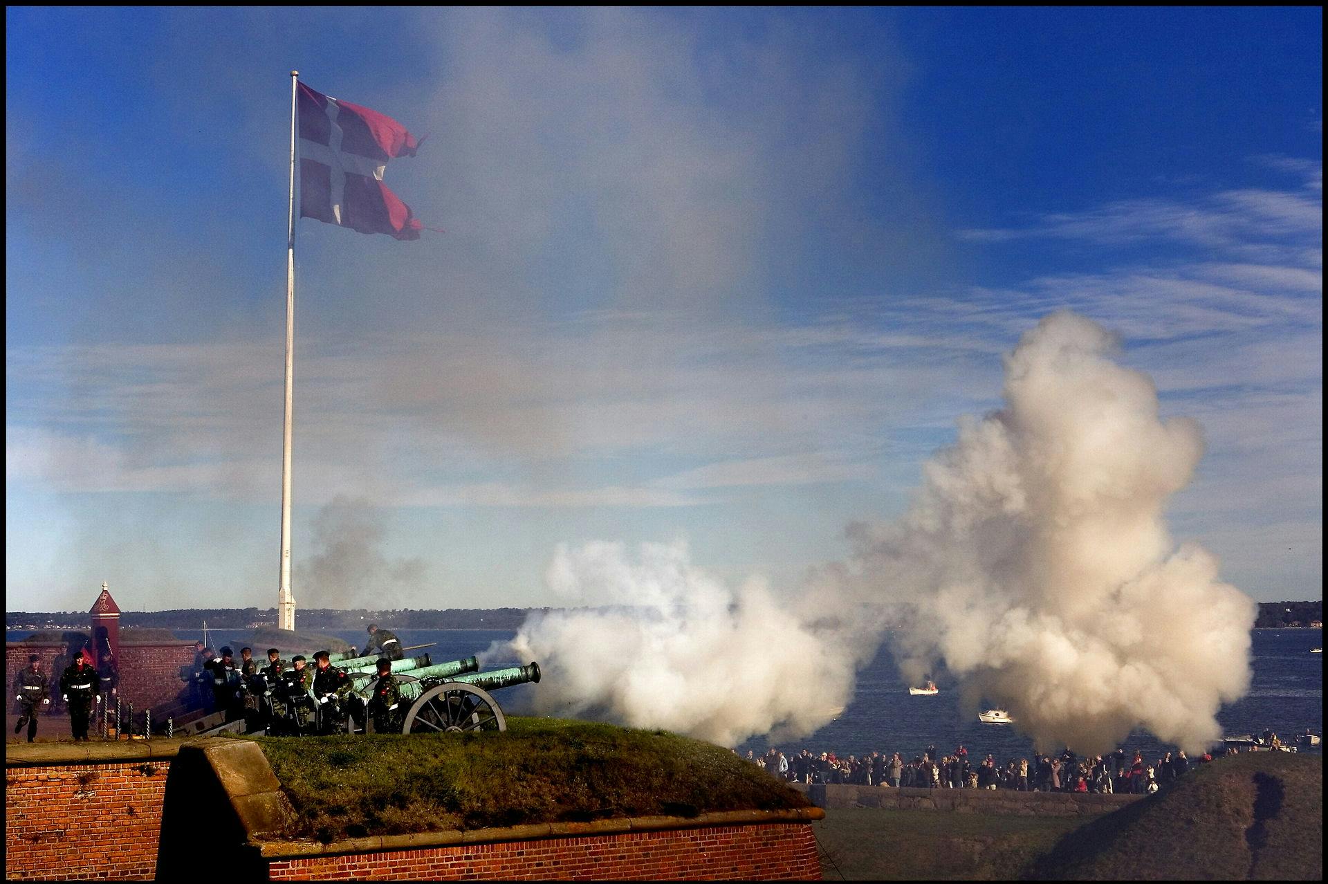 Dannebrog vil ikke længere blafre i vinden dagligt ved Kronborg Slot.