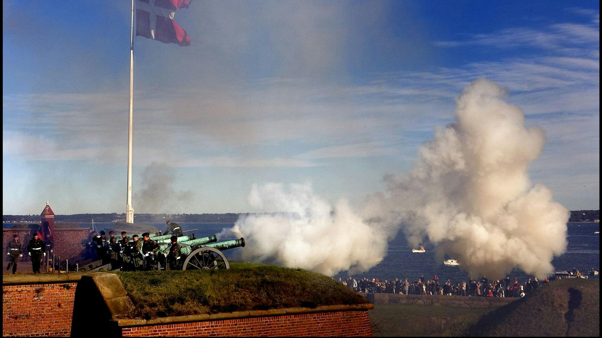 Dannebrog vil ikke længere blafre i vinden dagligt ved Kronborg Slot.