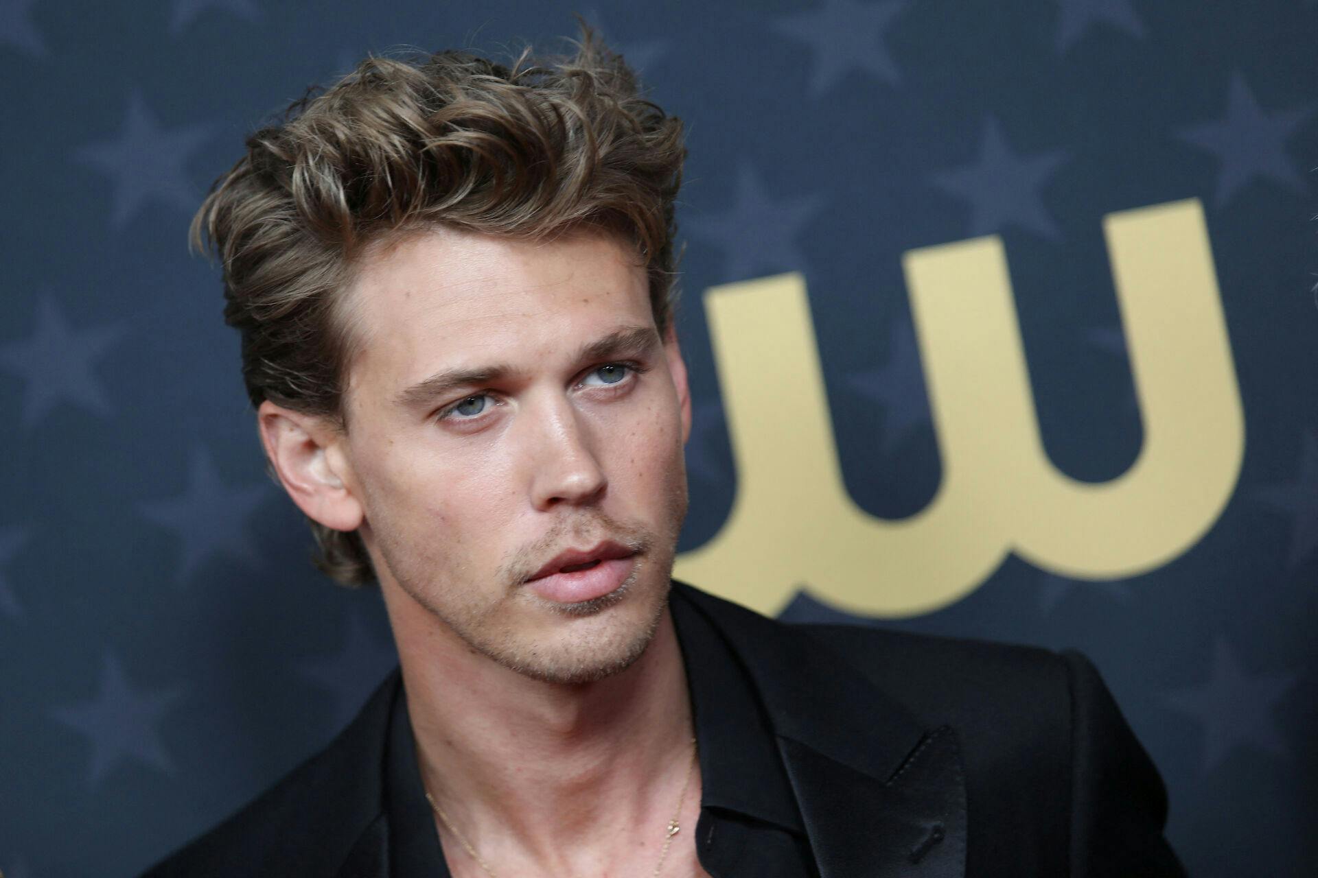 Austin Butler har fået hug for ikke at nævne sin ekskæreste Vanessa Hudgens. Nu har piben fået en anden lyd.