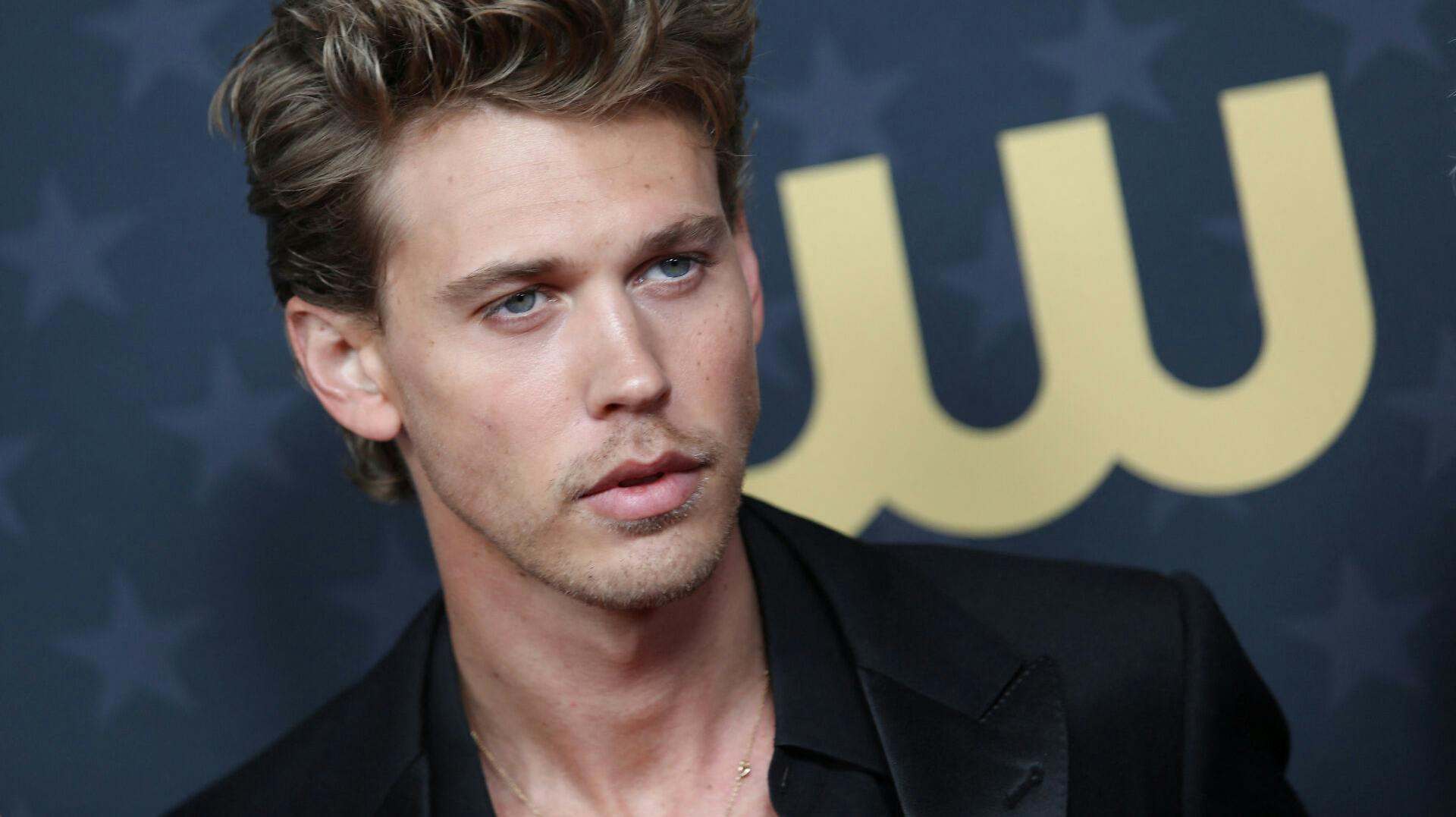 Austin Butler har fået hug for ikke at nævne sin ekskæreste Vanessa Hudgens. Nu har piben fået en anden lyd.