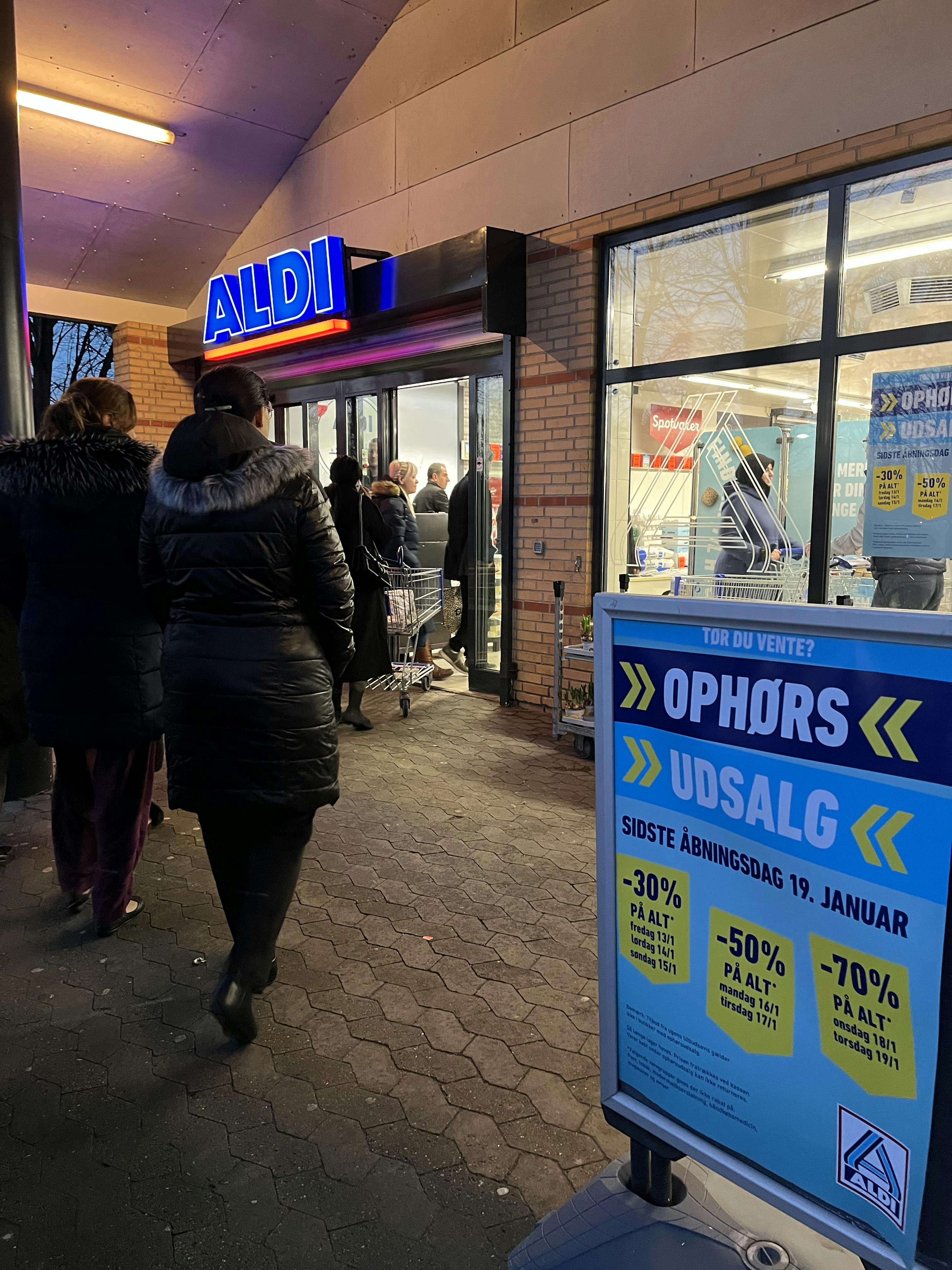 Ophørsudsalget i Albertslund skabte kø allerede før åbningstid
