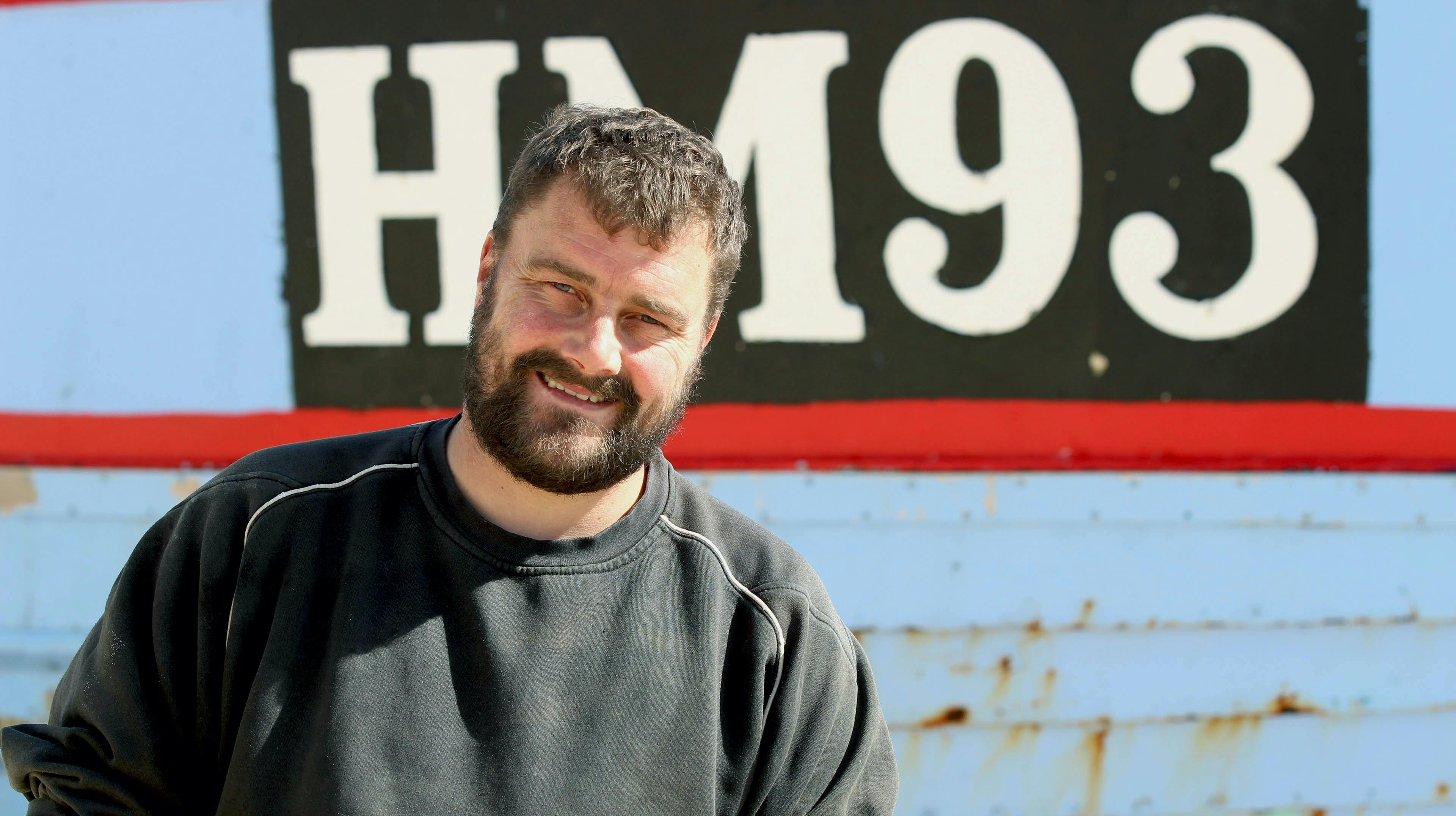 Selvom han stadig kan blive forpustet, så trives Jonny med sit nye hjerte, som han fik i sommer. Men hans kutter har han været nødt til at sætte til salg 