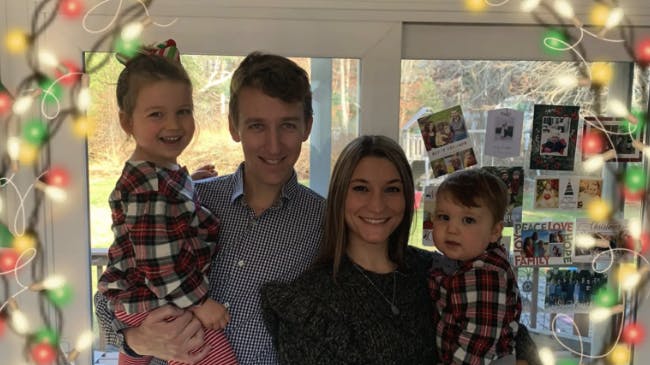 32-årige Lindsay Clancy forsøgte at dræbe alle sine tre børn og sig selv. Det ene barn er i live, men i kritisk tilstand. nbsp;