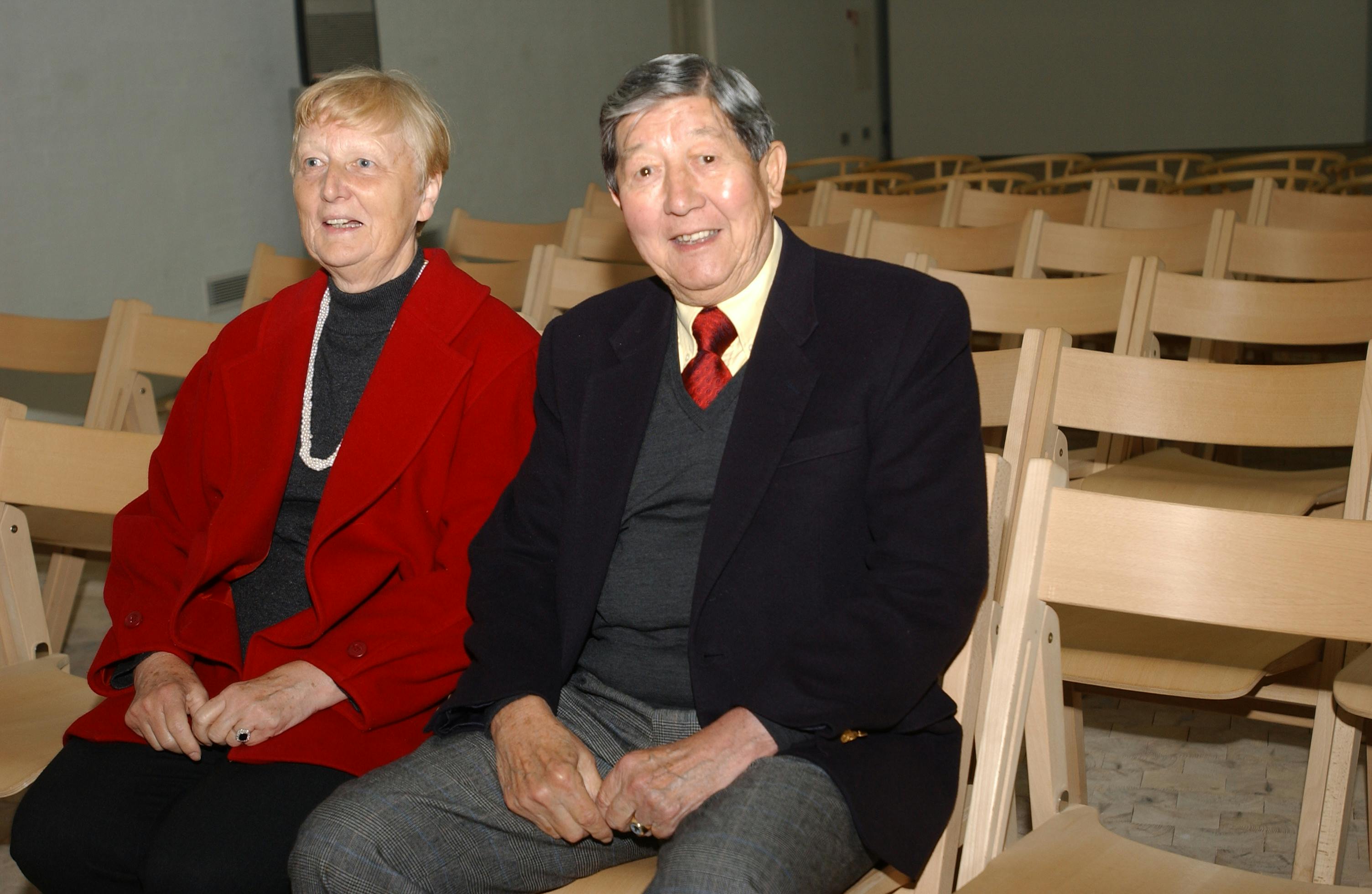 Christa Manley og Richard Manley fotograferet i 2002. Richard døde i 2010, mens Christa døde 5. januar i en alder af 89 år.