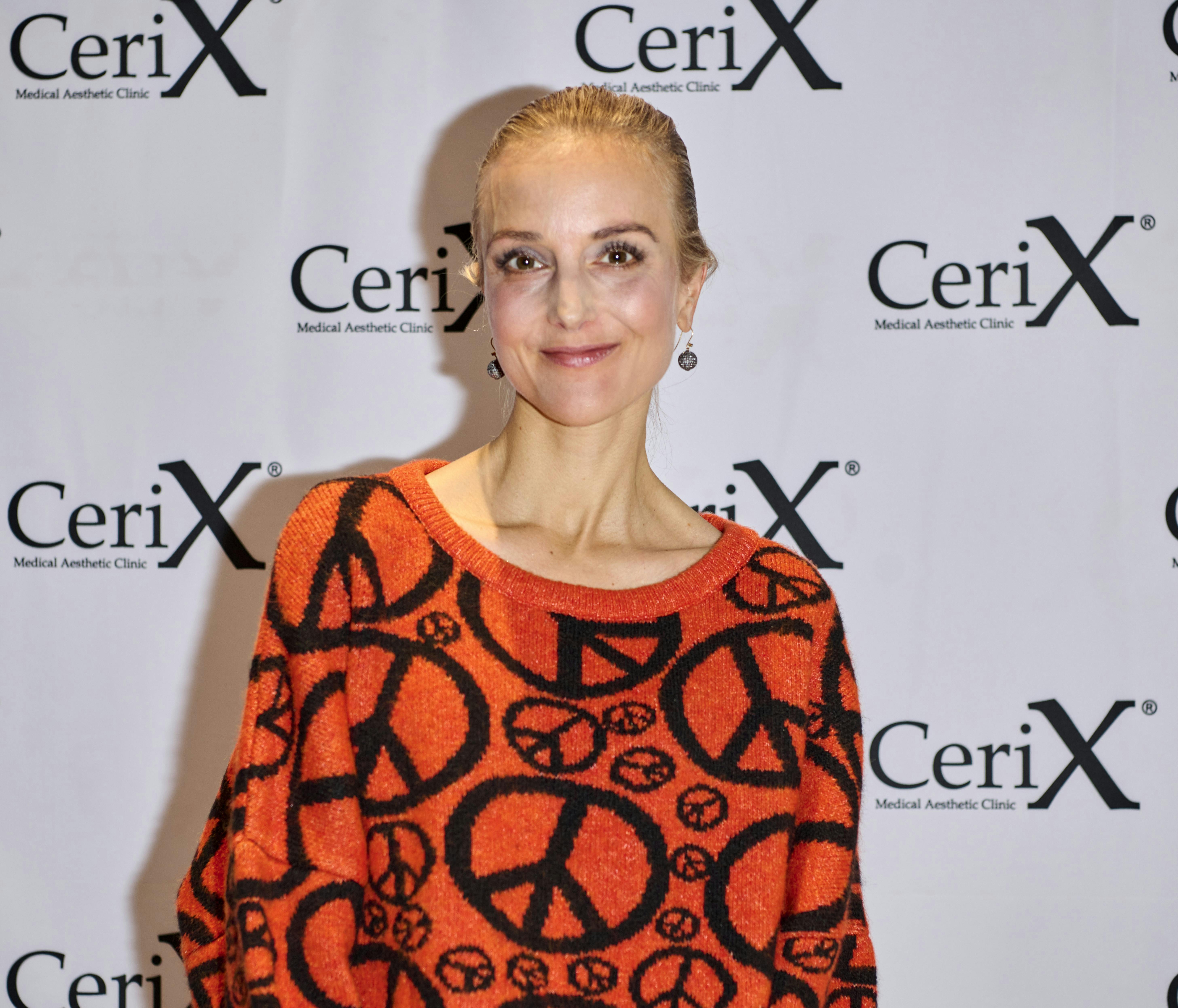 Ifølge Mai Manniche havde kæresten også et forhold til en anden kvinde.