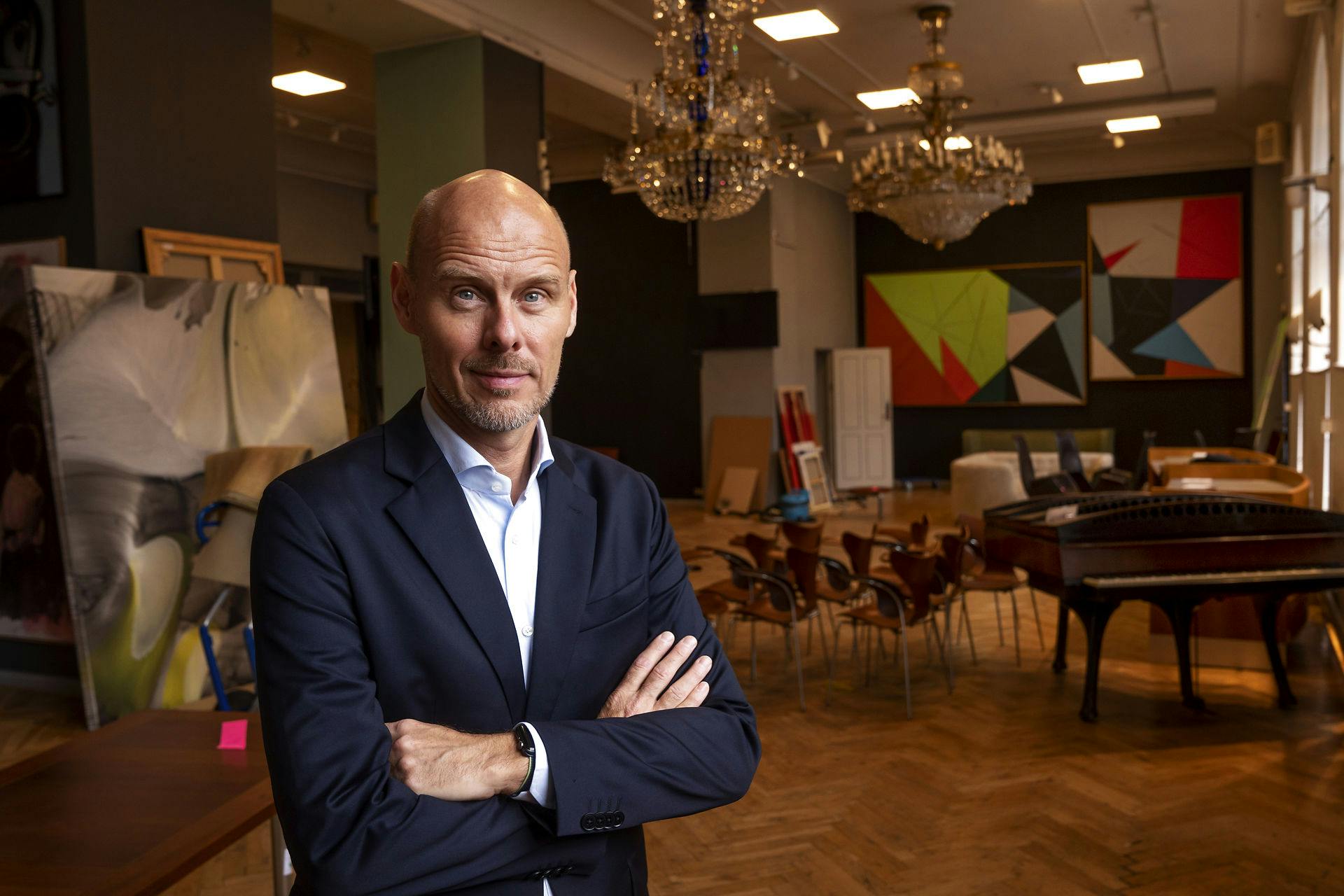 Jakob Dupont, der er adm. direktør for Auktionshuset Bruun Rasmussen, fik sin sag for i retten, hvor groft hærværk mod hans firmas skilt endte med en banal rensning. Blandt andet fordi både han og anklagemyndigheden ikke helt havde styr på deres fakta.