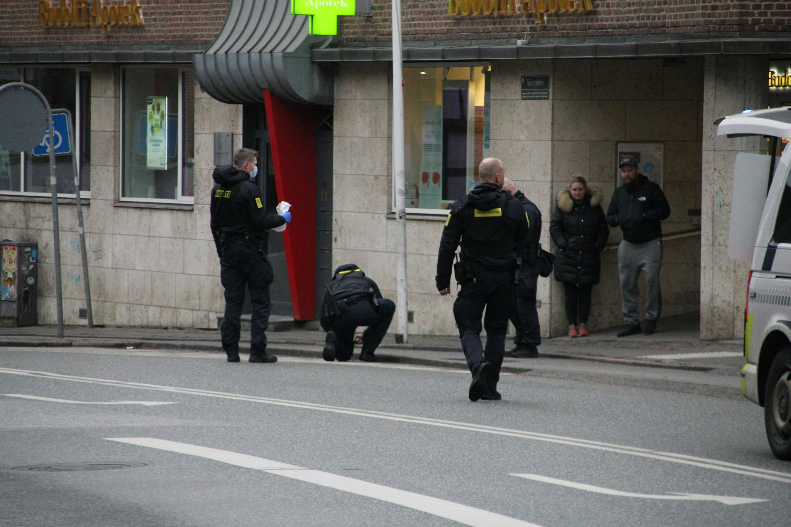Store politistyrker fra Nordjyllands Politi efterforsker i øjeblikket massivt omstændighederne omkring den skudafgivelse, som politiets vagtcentral modtog anmeldelse om tidligere i dag.