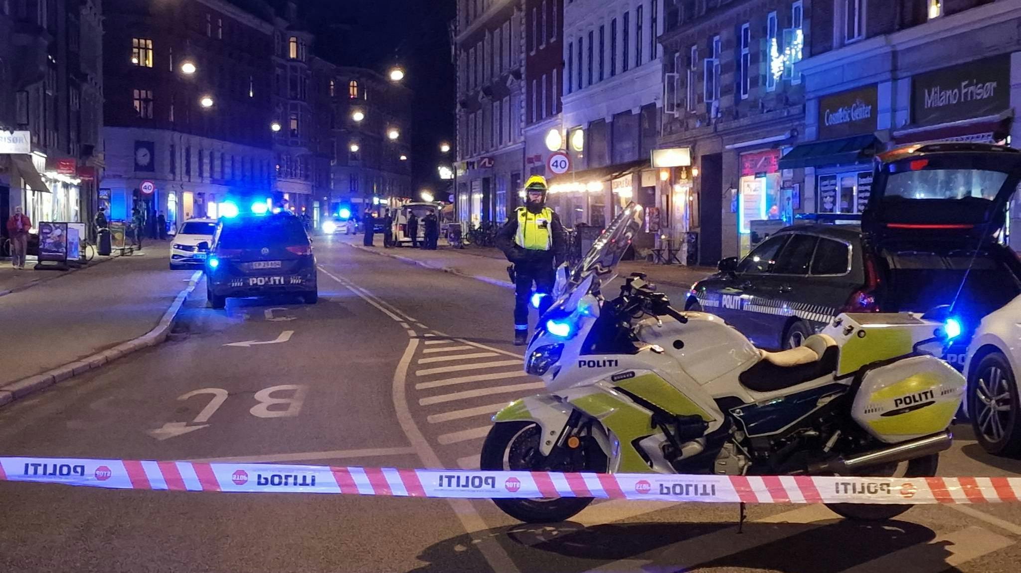 Fredag aften rykkede politiet ud til flere knivstik i København - blandt andet et i Gothersgade, der er en velkendt festgade.