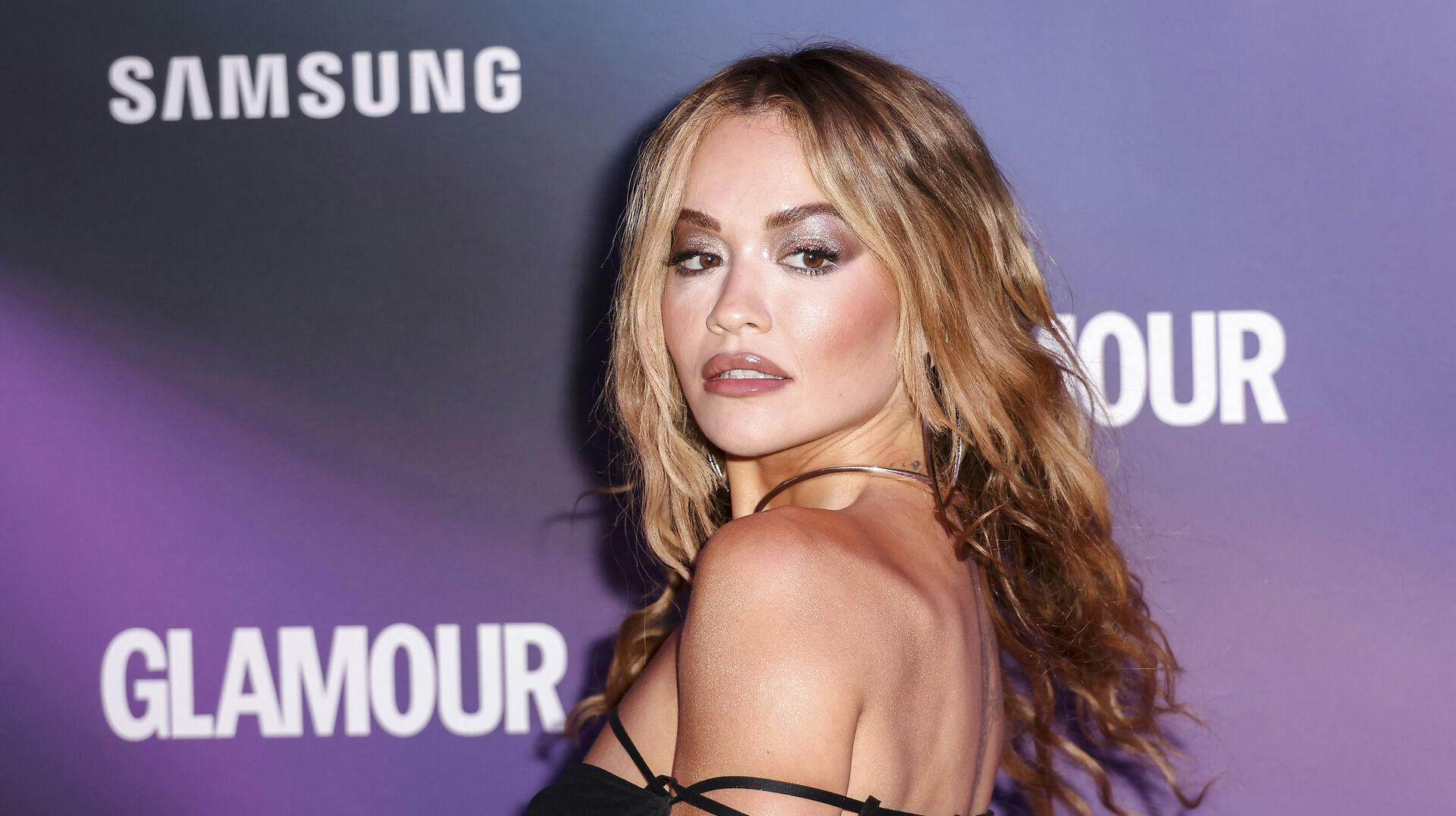 Rita Ora optrådte for nylig på en natklub i et meget afslørende outfit.