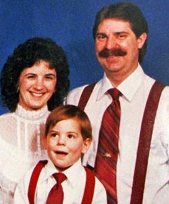 Den 18. november 1987 blev hele Dardeen-familien på grusom vis dræbt. Eileen var højgravid, og gik i fødsel under angrebet. Det nyfødte barn døde også.