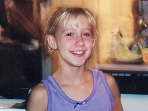 Under retssagen forlangte Krystal Surles, at hendes gerningsmand sad i retssalen, da hun afgav forklaring. Den 10-årige pige ville have, at Tommy Lynn Sells skulle høre, hvad han havde gjort ved hendes veninde.