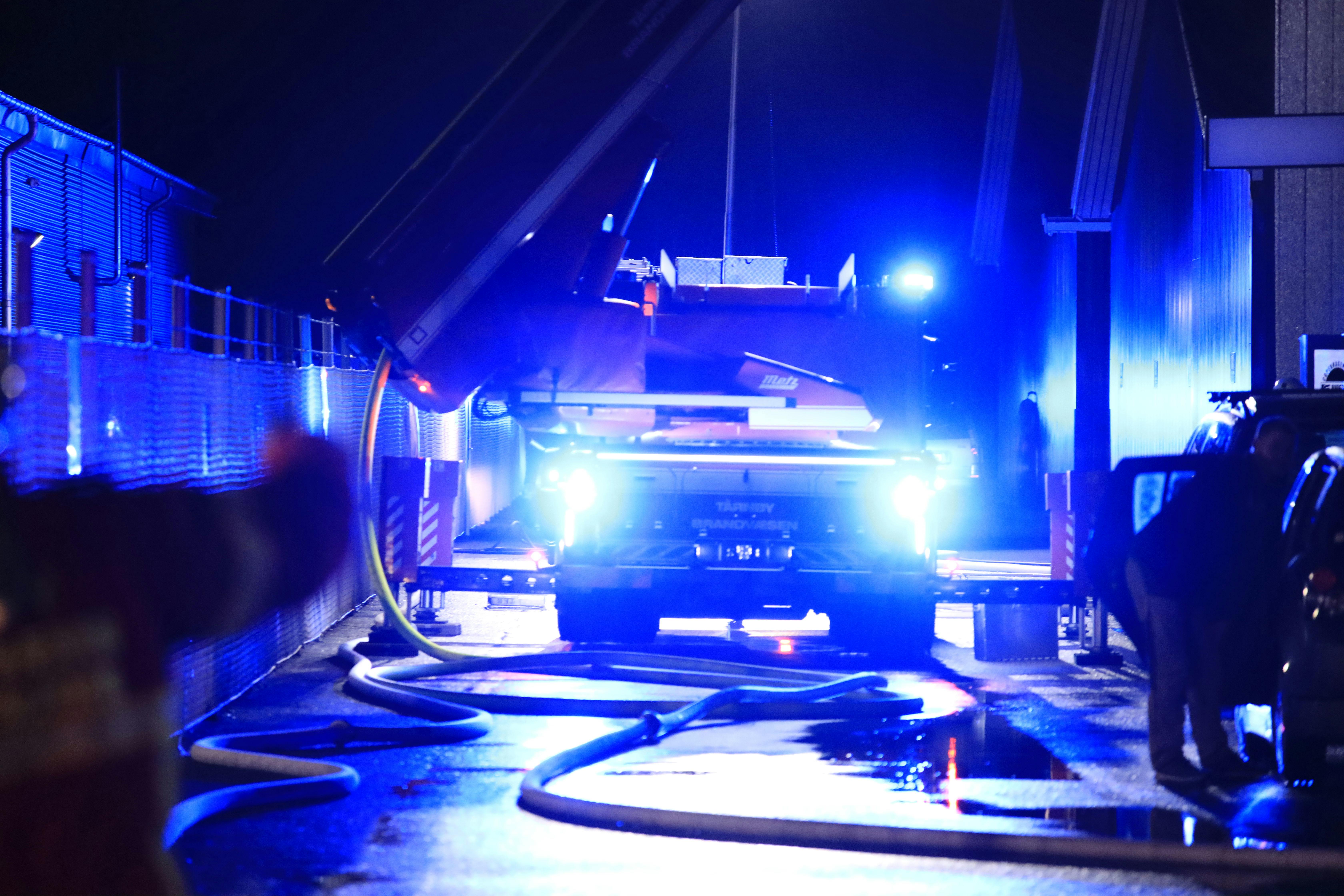 Brandvæsnet er igang med et større slukningsarbejde.