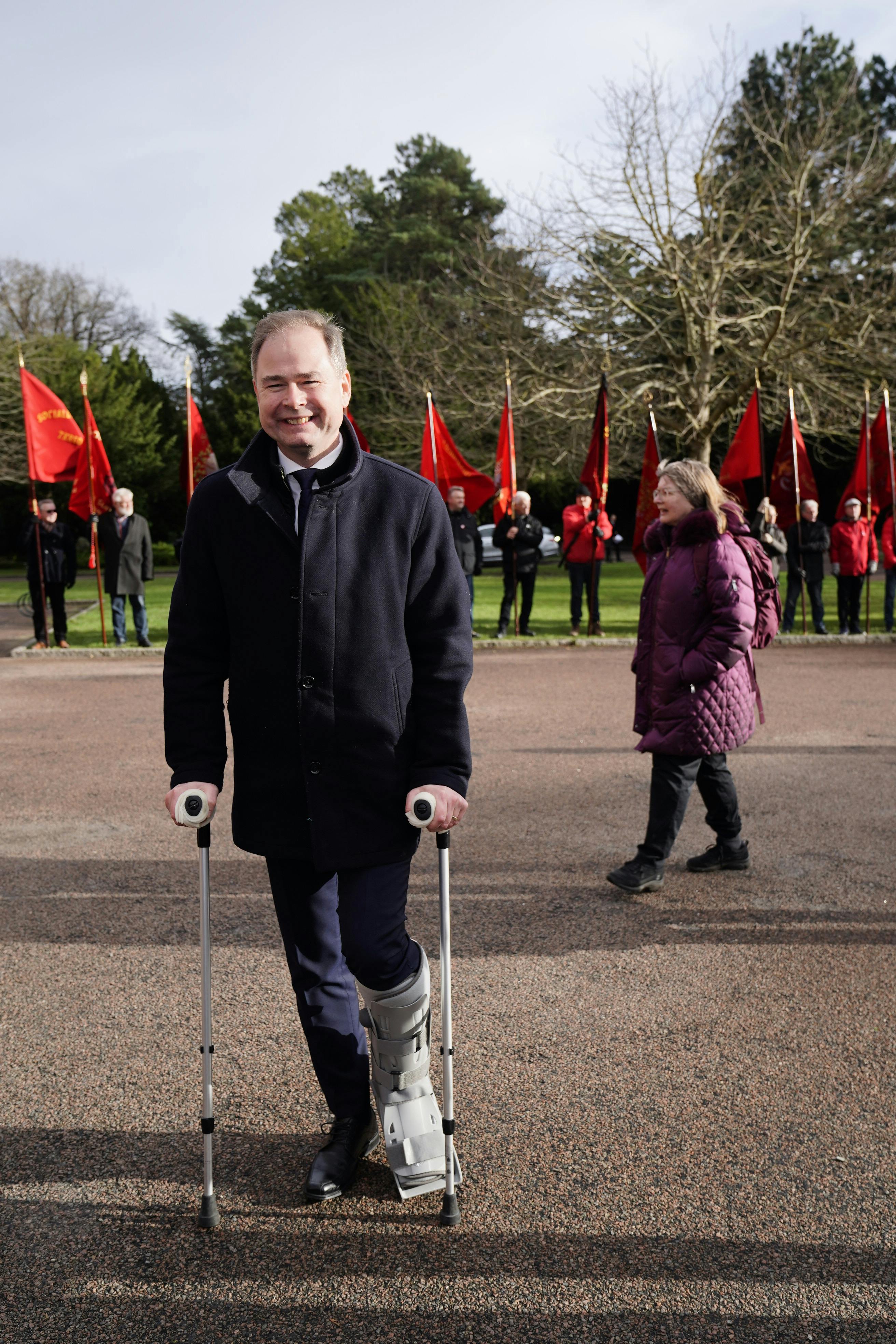 Nicolai Wammen har skadet akillessenen og ankom på krykker.&nbsp;
