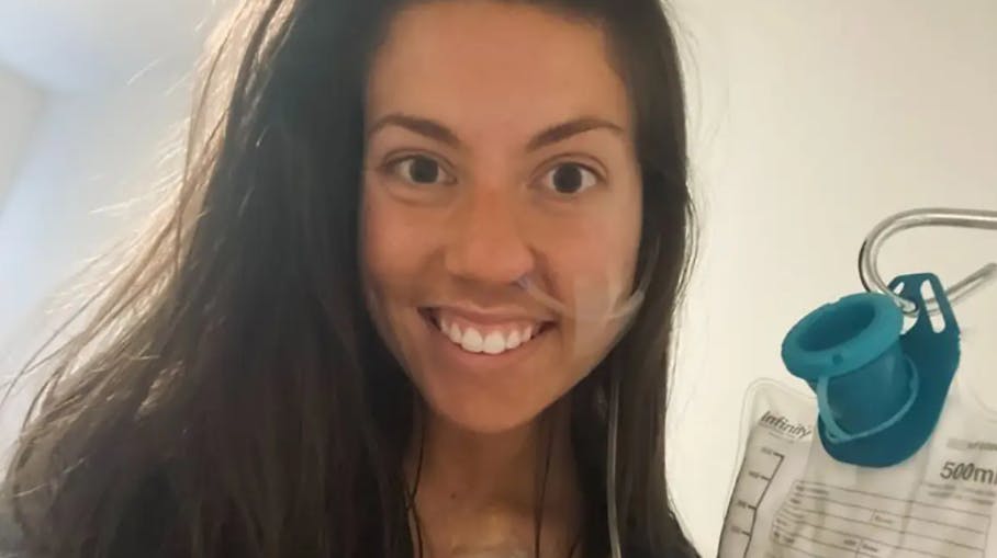 19-årige Madison Russo risikerer ti år bag tremmer, efter hun franarrede godhjertede donorer mere end 250.000 kr. under påskud af at være diagnosticeret med intet mindre end tre former for kræft.
