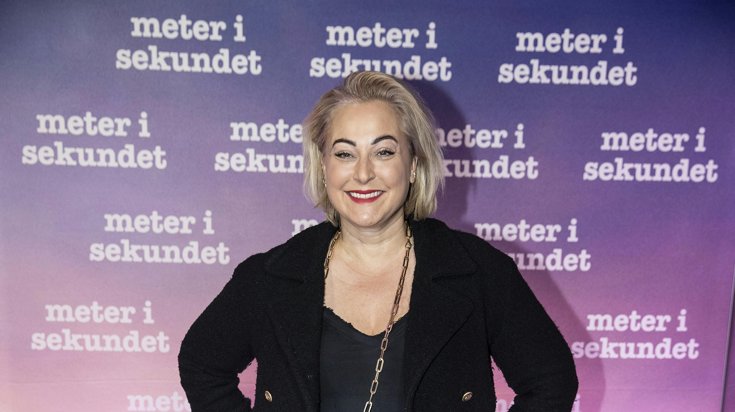 Stéphanie Surruge afslørede på den røde løber, at hun skal være vært på en helt ny podcast. 