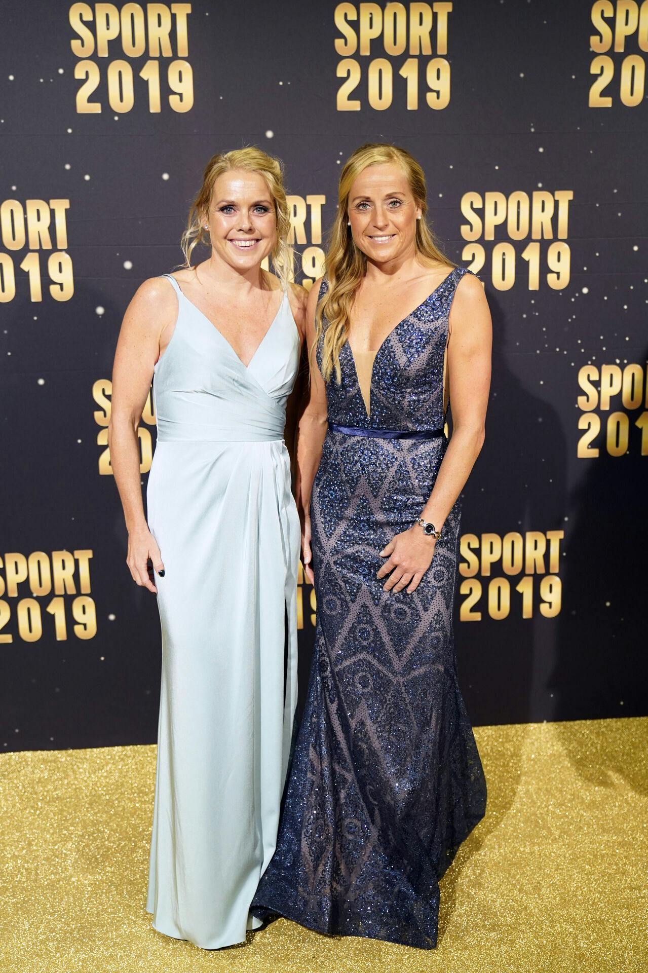 Triatleterne Camille Pedersen og Michelle Vesterby (th) ankommer til Sport 2019 i Boxen i Herning lørdag den 4. januar 2020. . Nu er&nbsp;Michelle Vesterby dømt for tre måneders karantæne.