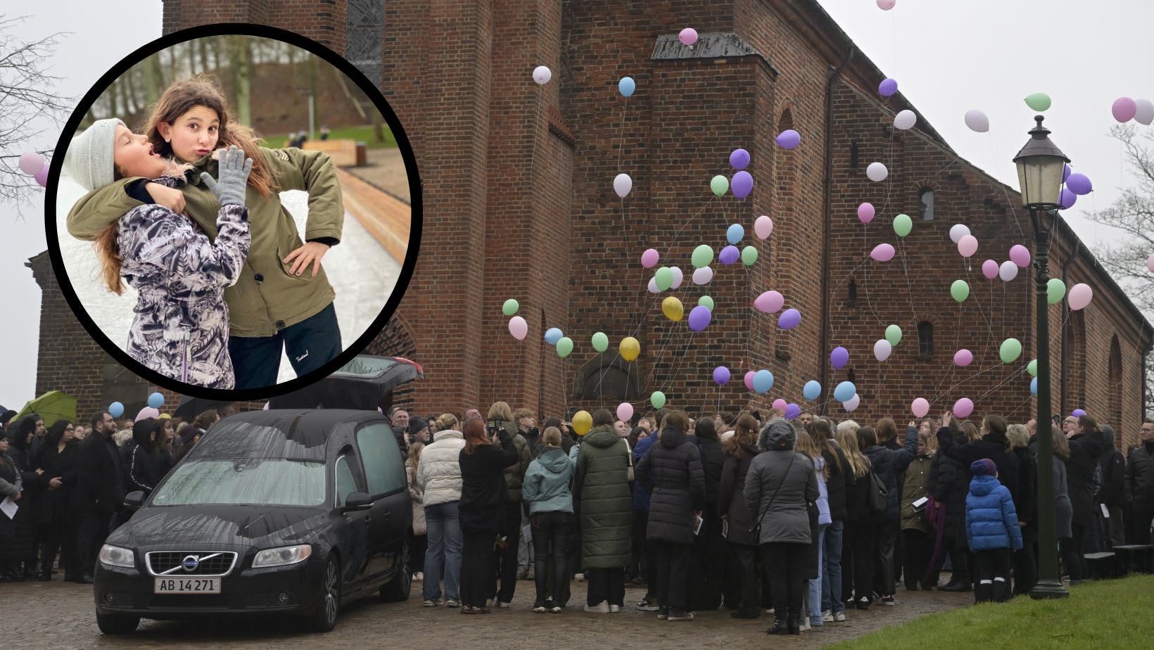 Tidligere i dag svævede 100 balloner rundt i luften i Viborg som et minde om de to dræbte søstre Melina og Cilia. nbsp;
