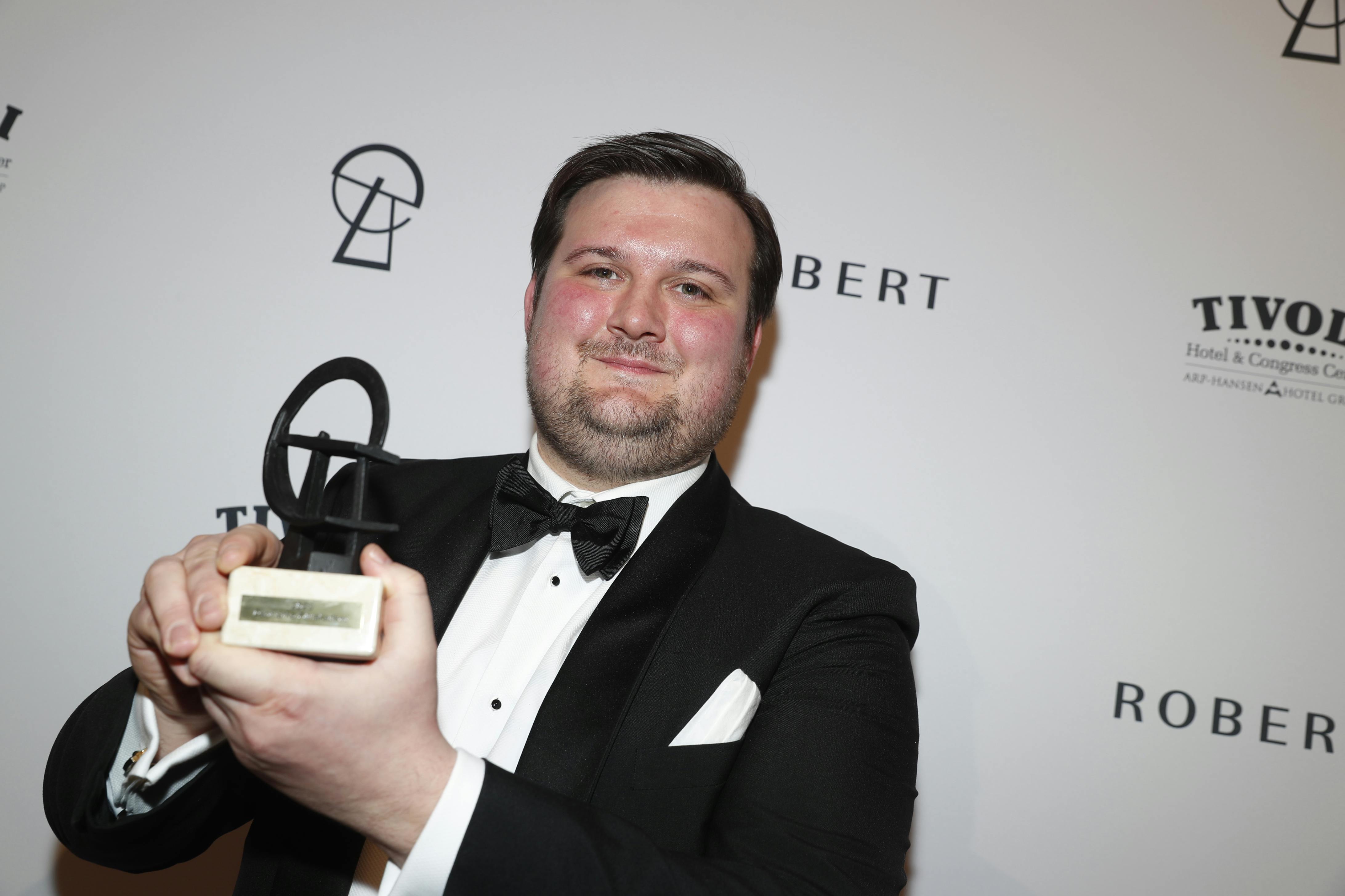 Det blev den 32-årige fynbo, Nikolai Jørgensen, der løb med prisen for "årets mandlige birolle" i DR-serien "Carmen Curlers".
