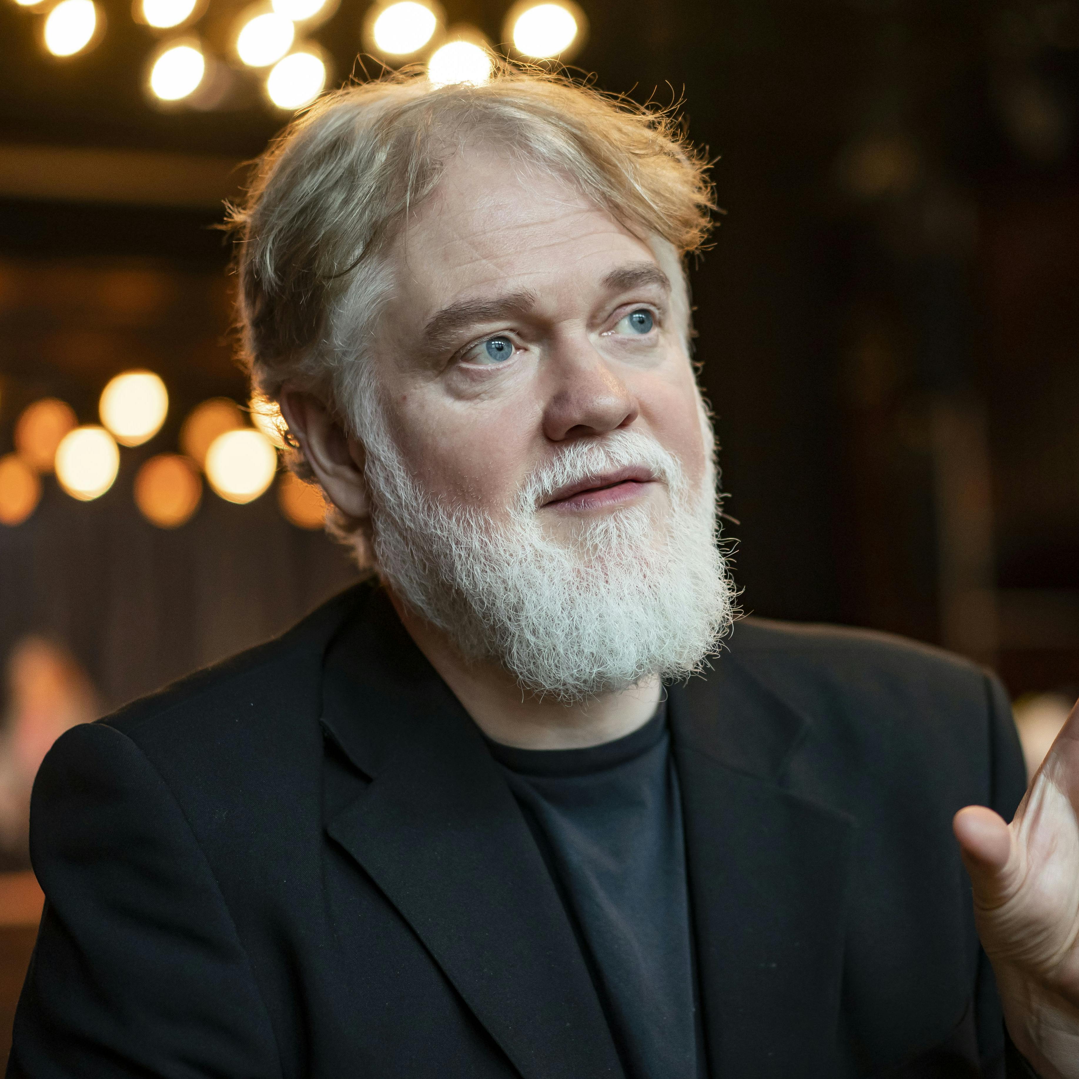 OPGAVE: Pressemøde på ”Dansegarderoben”. Deltagende skuespillere: Marie Bach Hansen (Sussie) Nanna Finding Koppel (Diana) Marie Reuther (Joy) Rebecca Rønde Kiilerich (Henny) Anders W. Berthelsen (Preben Kaas) Tue Lunding (Arne) Esben Dalgaard (Jørgen