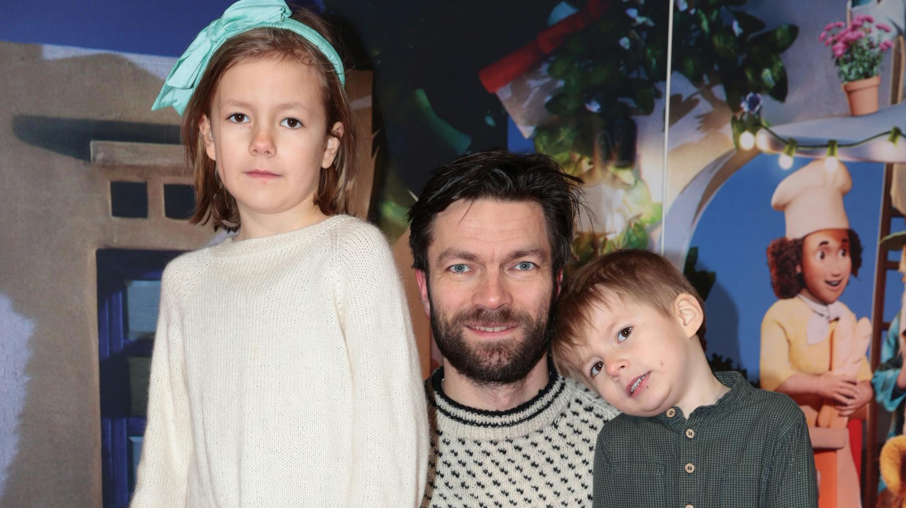 Thomas Skov og børnene, Ellen og Otto, er blandt andet taget et smut i biografen for at se den nye familiefilm. nbsp;