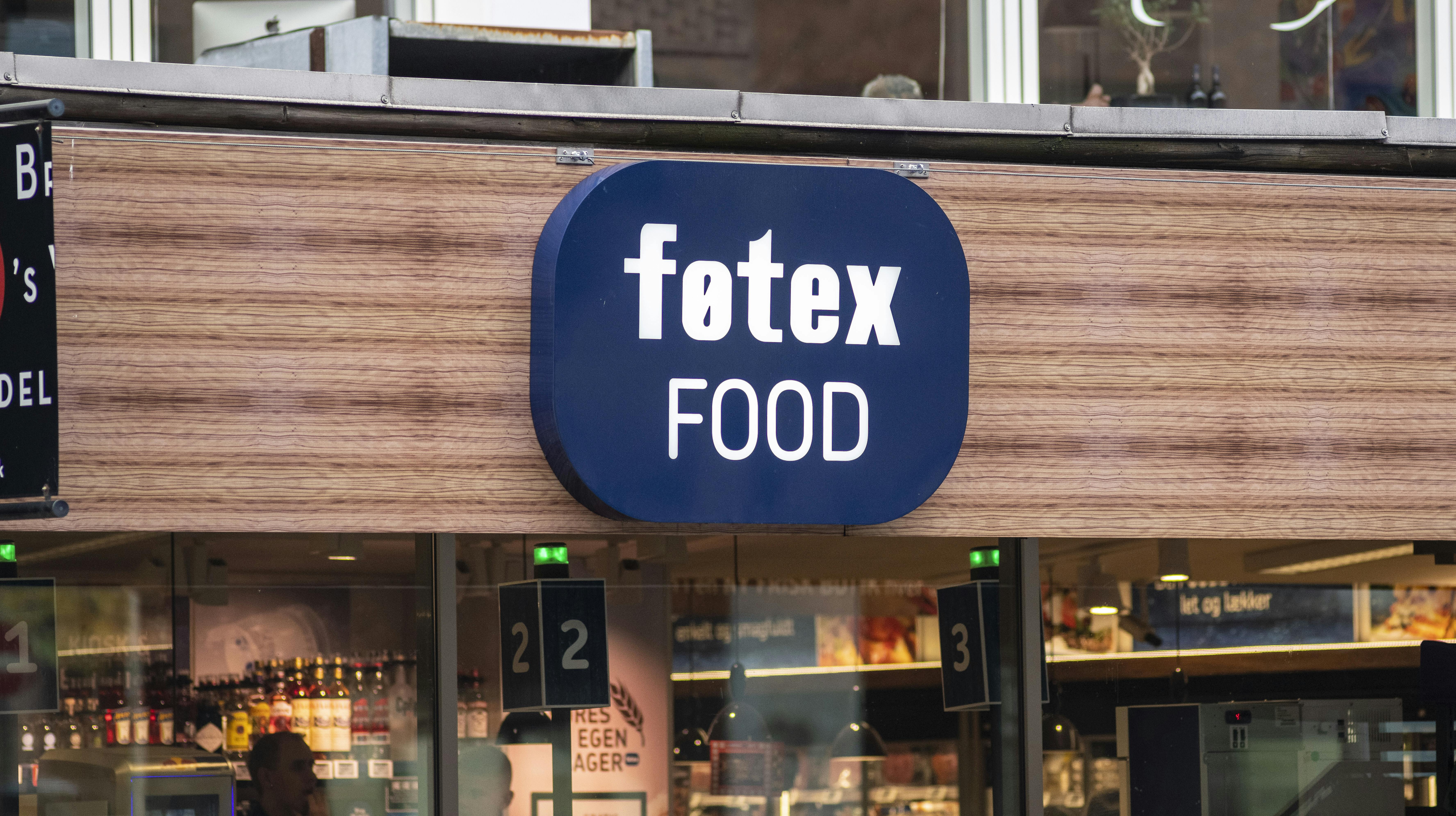 Fødevarestyrelsen måtte ty til bødeblokken, da de var forbi Føtex Food i Snekkersten (Arkivfoto). 