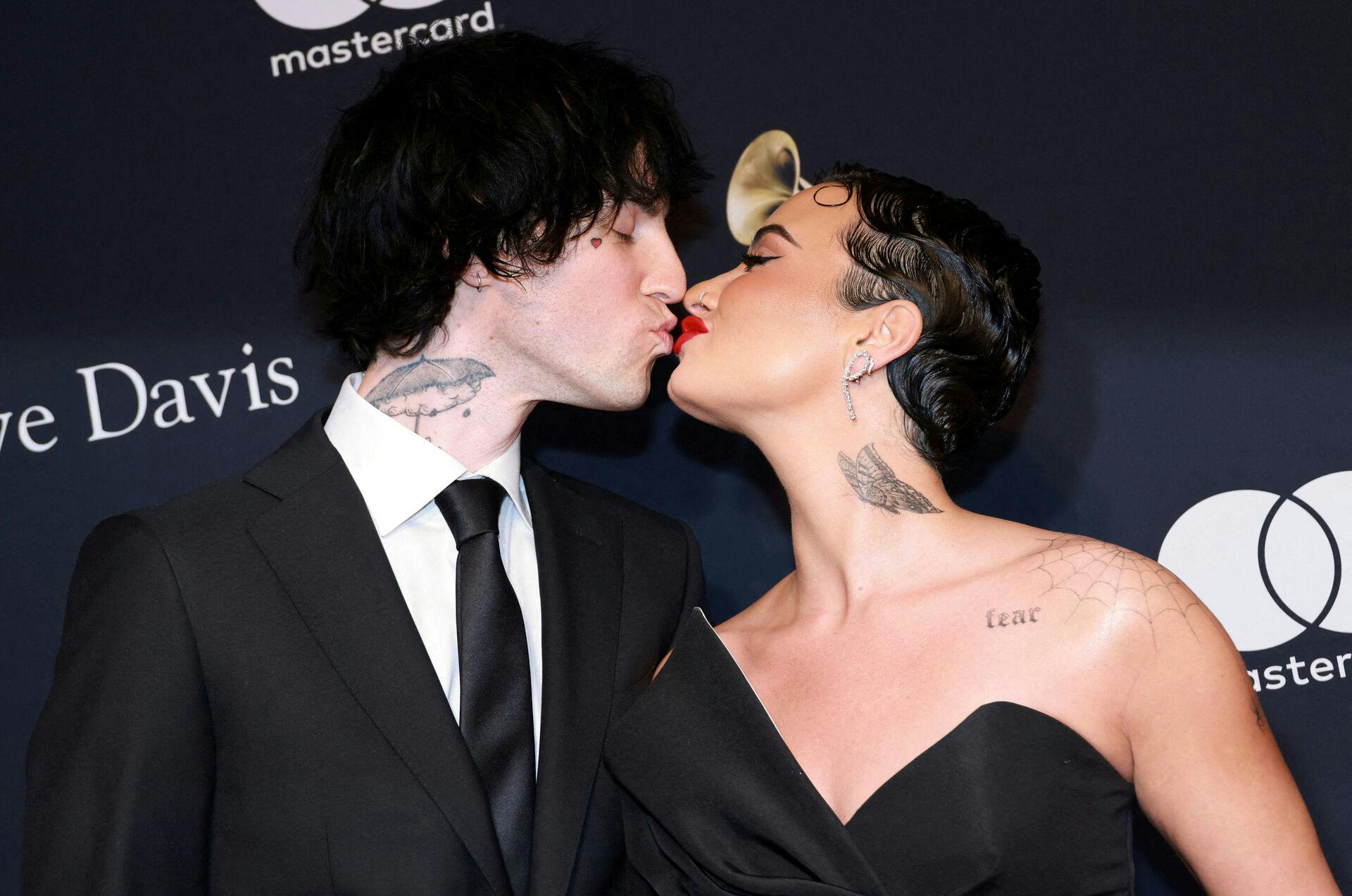 Demi Lovato og Jordan Lutes på den røde løber.