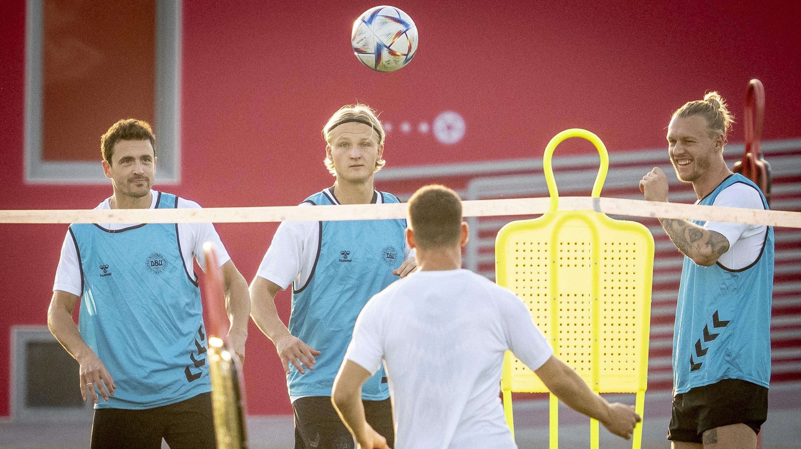 Thomas Delaney (tv.) og Kasper Dolberg (i midten) har fået ny chef.