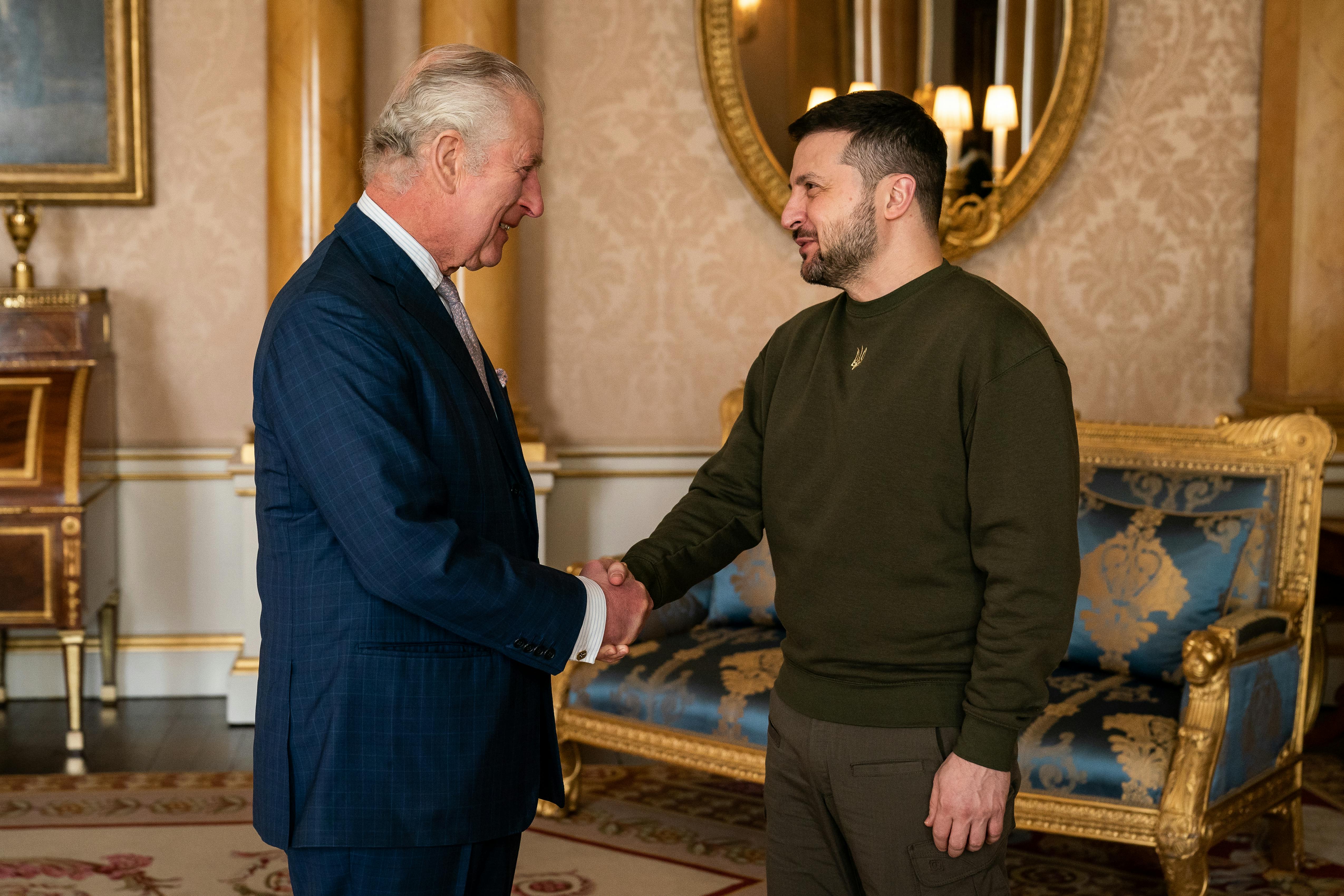 Ukraines præsident Volodomyr Zelensky har besøgt kong Charles på Buckingham Palace.