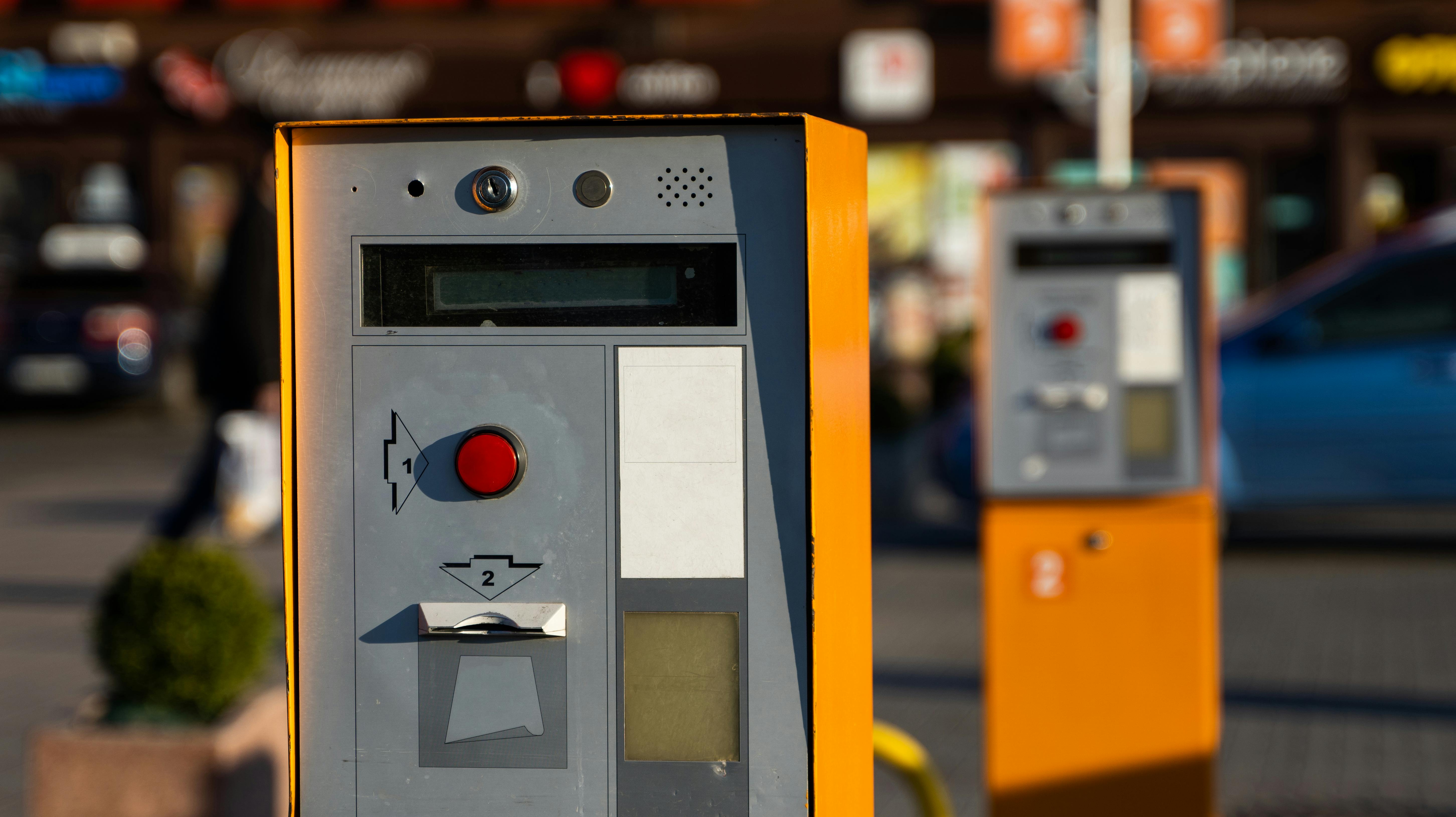 Måske skulle finansbossen bare have parkeret ordentligt i stedet for at ende i et skænderi med en p-vagt. For voldssagen kan nu i værste fald koste topchefen hans job.