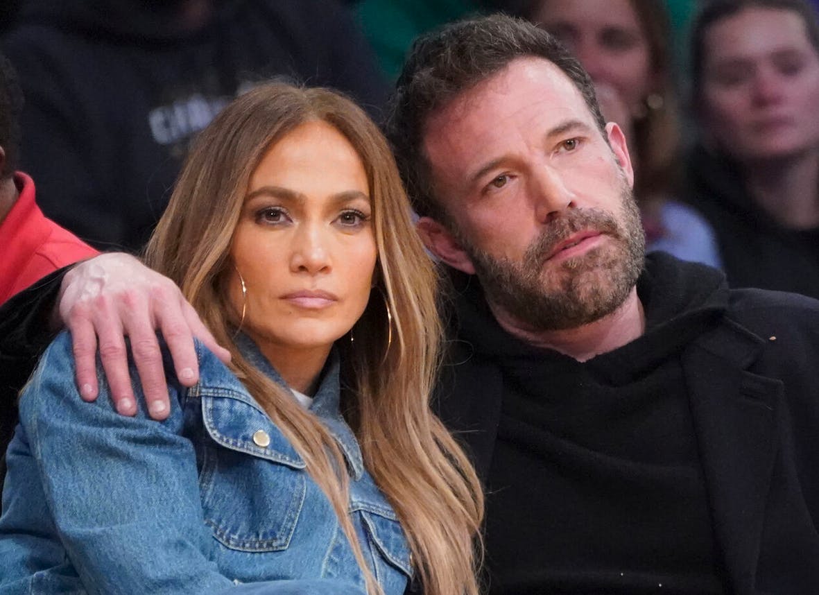 Fans er ikke helt overbeviste om, at Jennifer Lopez og Ben Affleck hyggede sig til årets Grammy-uddeling.