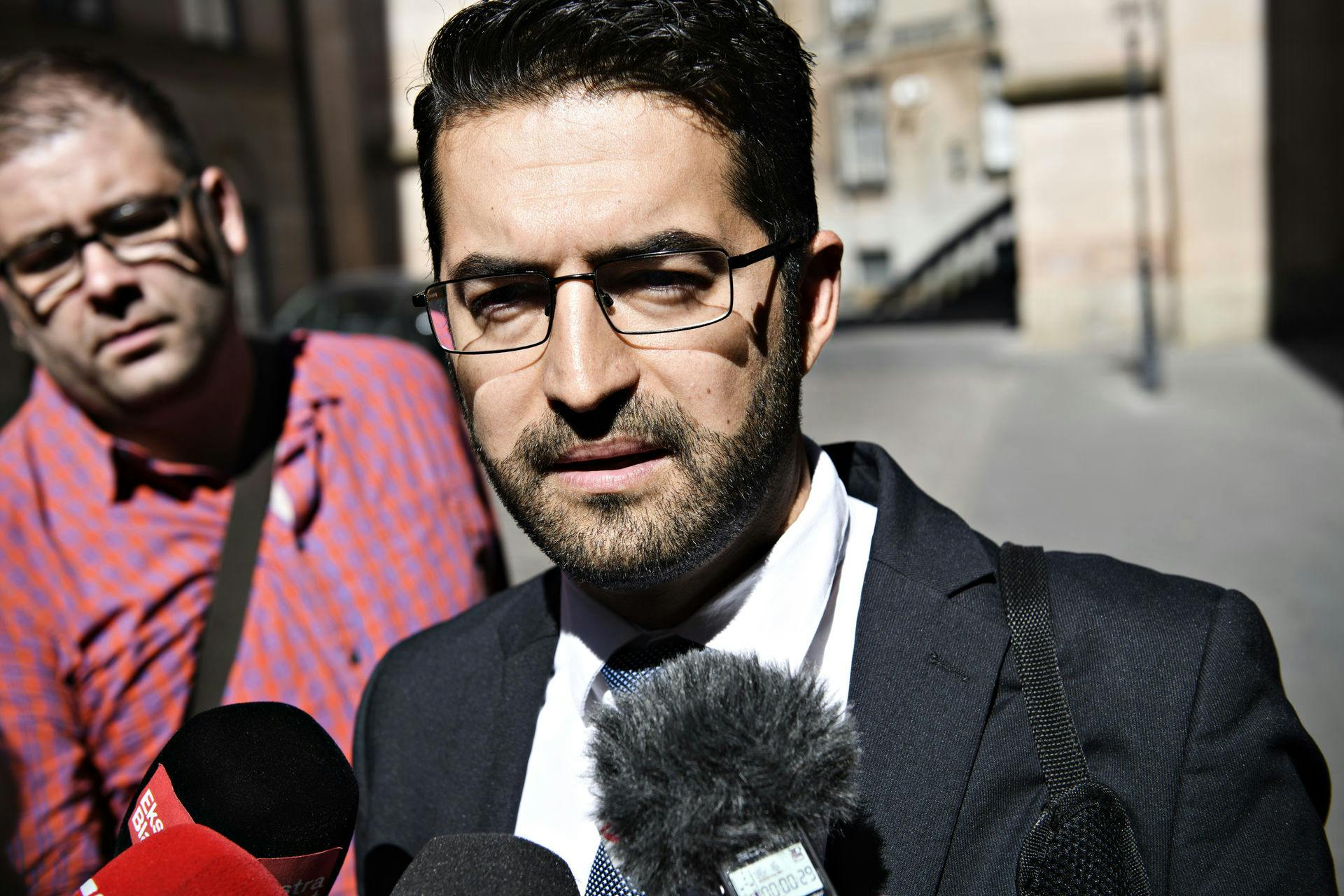 Erbil Kaya er efterhånden blevet en af landets førende forsvarsadvokater - nu skal han repræsentere Robert Hansen i en længe ventet voldssag.