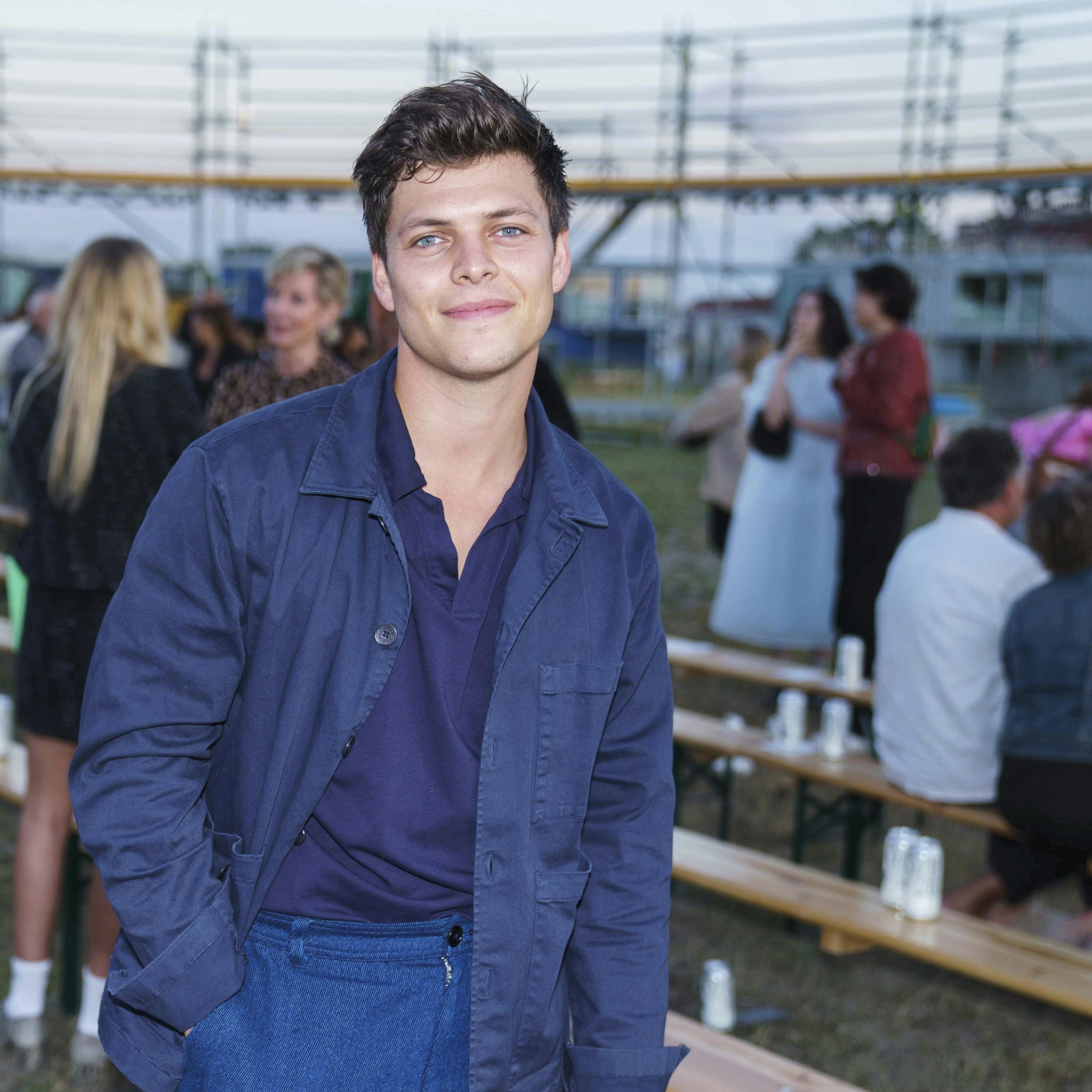 Det er ikke brutale drab, som skuespiller Alex Høgh Andersen er mest bange for.