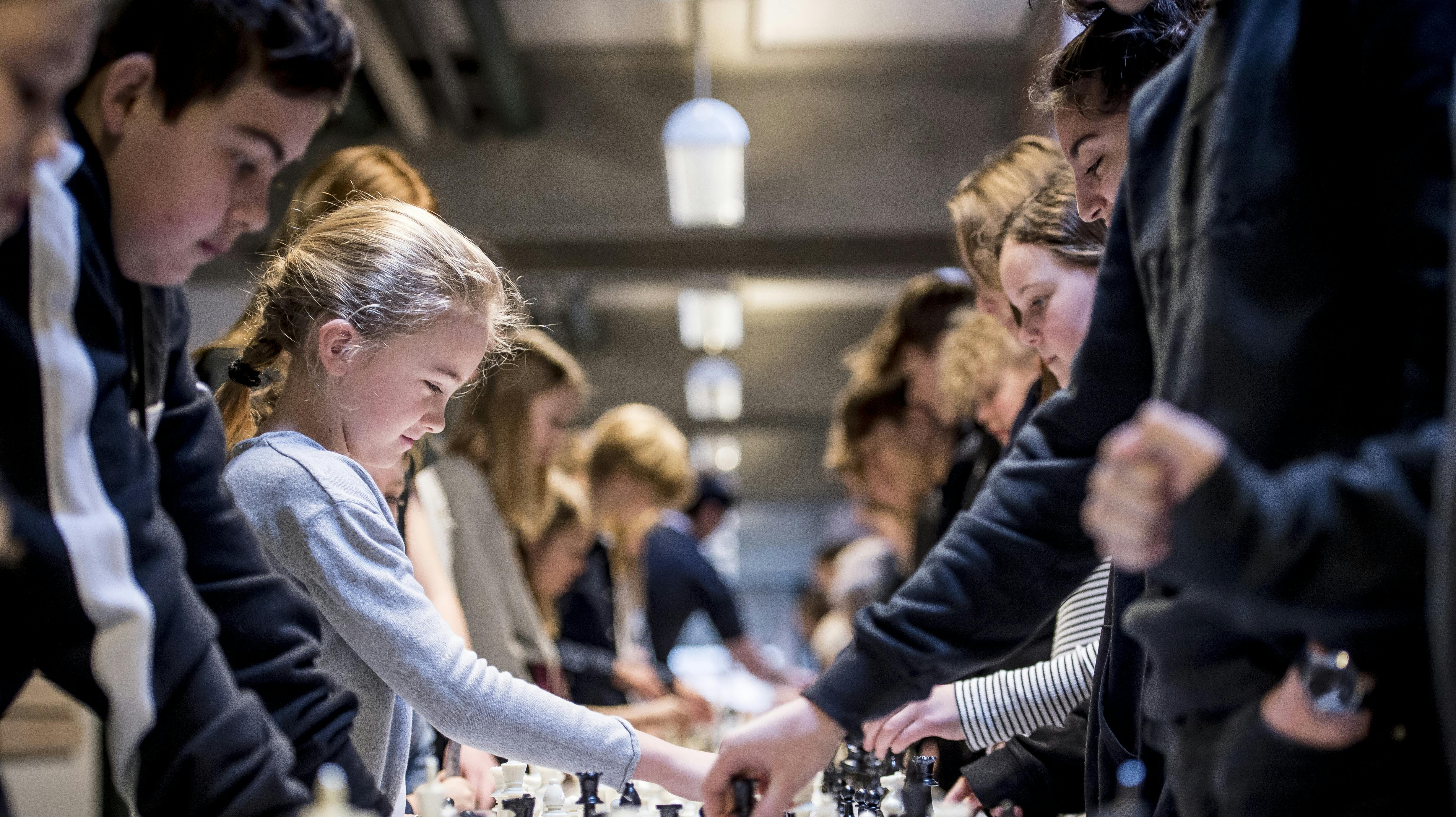 Skolernes Skakdag foregår fredag 10. februar 2023 på 313 skoler over hele landet. I 2011 deltog 1100 elever på 10 skoler, i 2023 samler Skolernes Skakdag 47.515 elever fra 313 skoler.