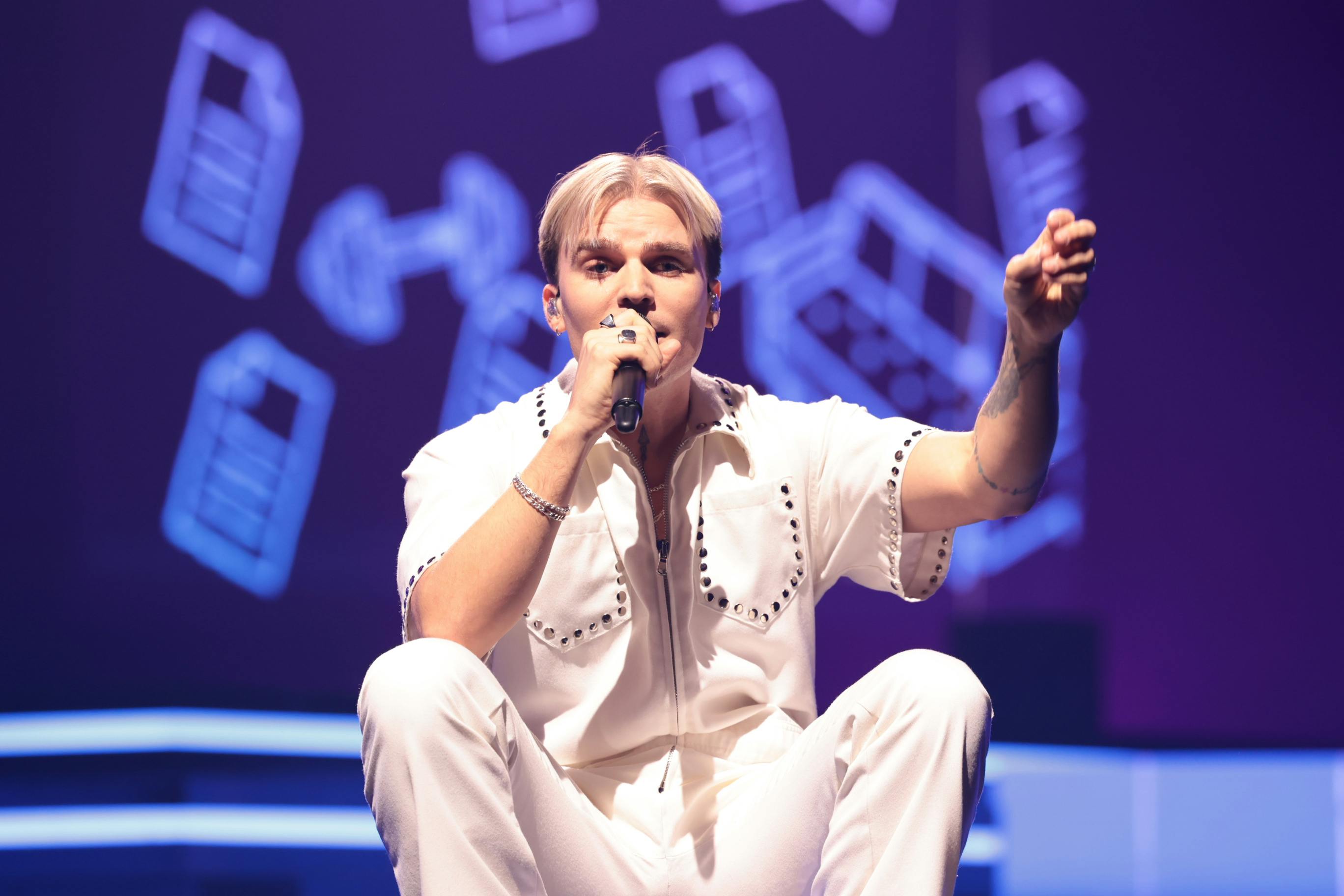 Micky Skeel har lige performet sin sang for danskerne og håber på, at han kan komme i top tre. 