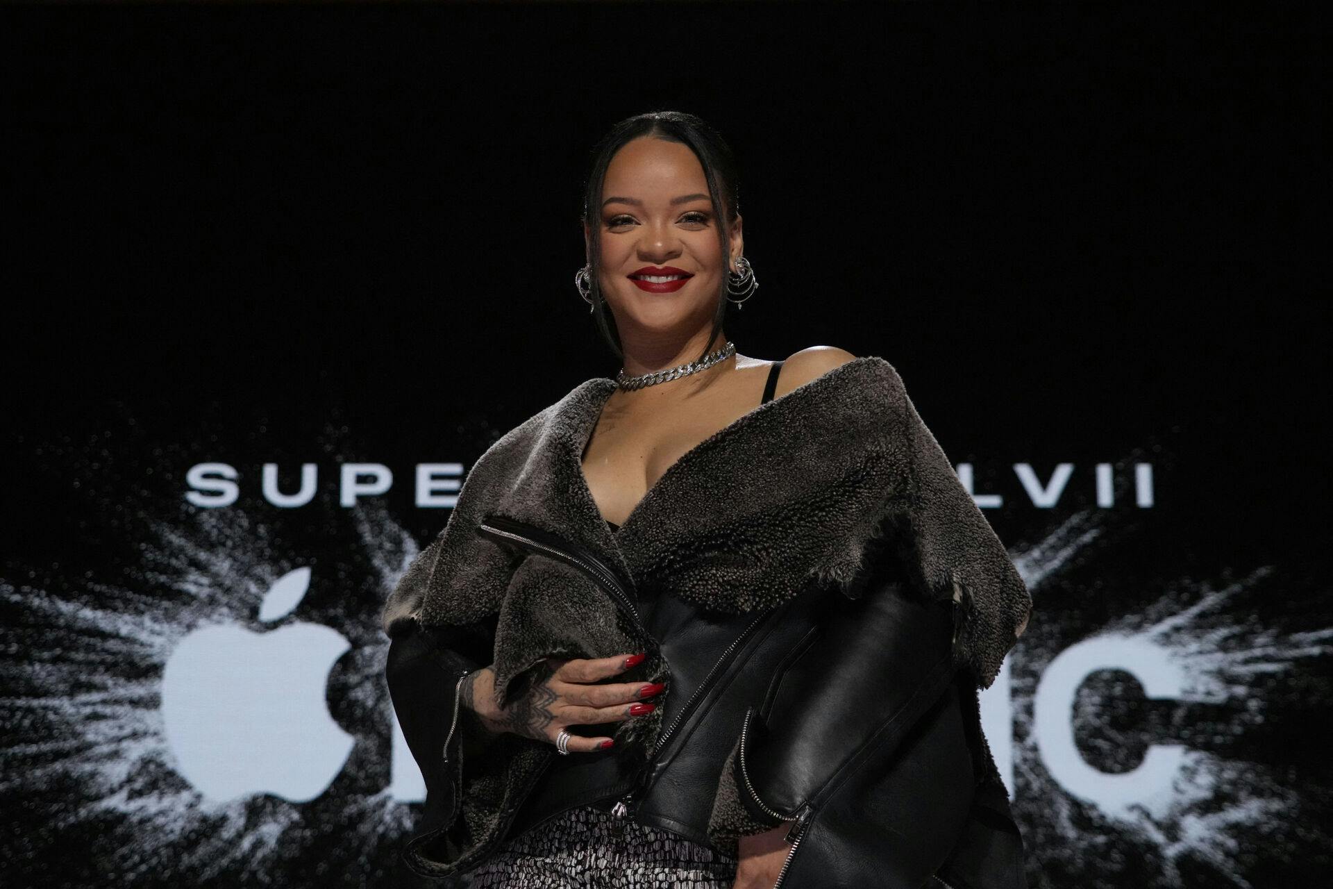 Over 100 millioner seere plejer at se med, når Super Bowl Halftime-show bliver vist. I nat er det Rihanna, der har fået æren af at optræde.