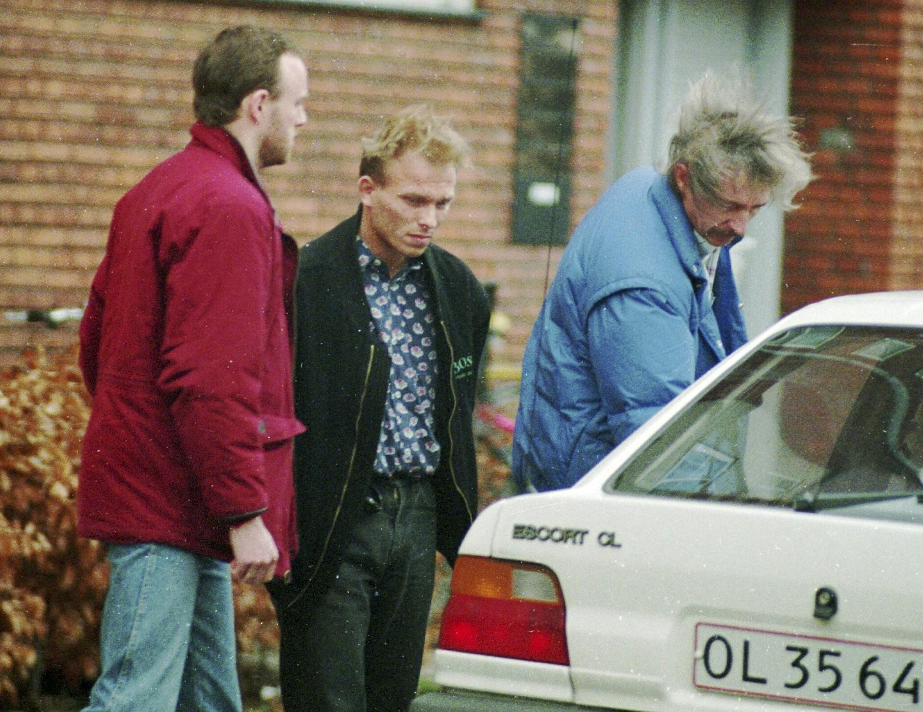 – Han har onde øjne.
Sådan beskrev Annette Enevoldsen kæresten Peter Kronholm til en veninde. Kort efter blev Annette fundet dræbt i bunden af sit klædeskab.