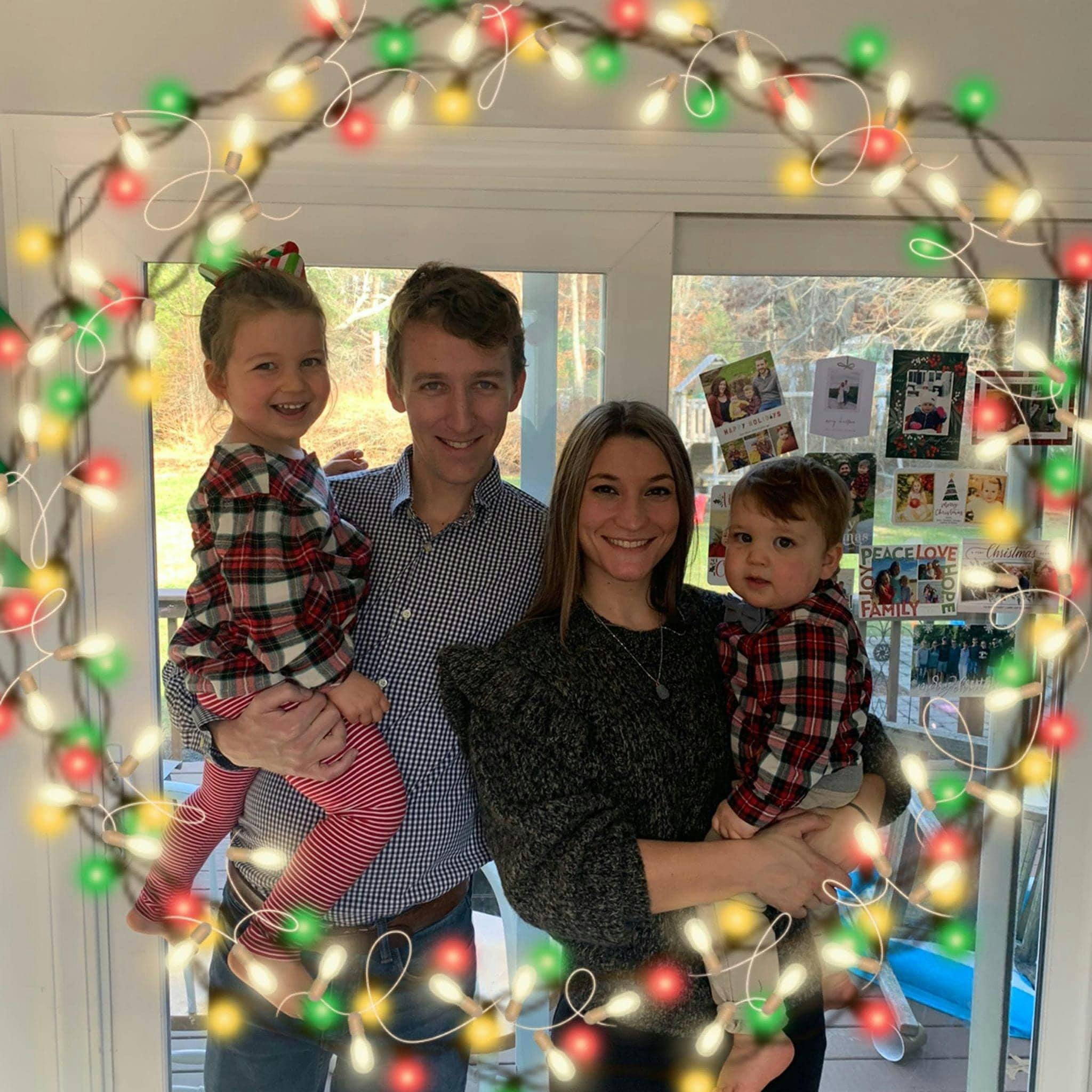 Patrick og Lindsay Clancy havde sammen Callan, Dawson og Cora. 