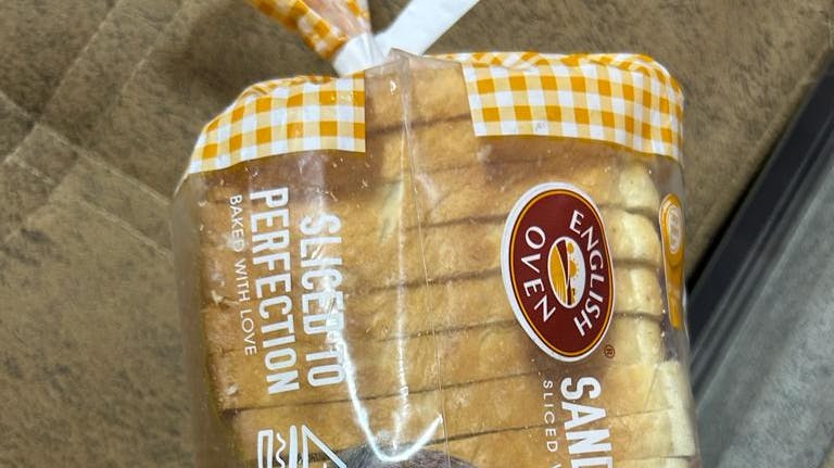 Den indiske mand har formentlig ikke længere lyst til et stykke toastbrød.