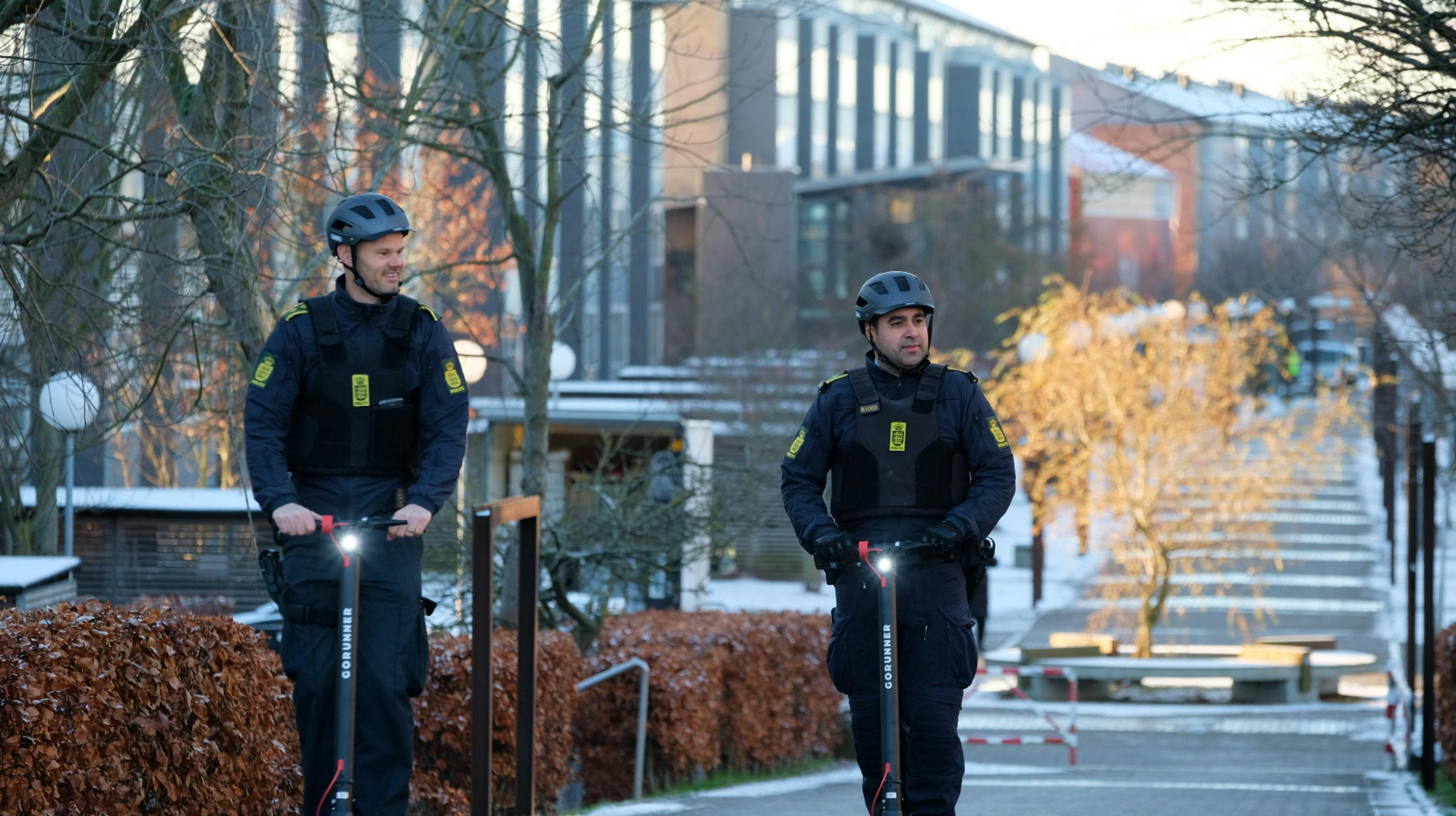 I forvejen råder de over biler, cykler og heste.