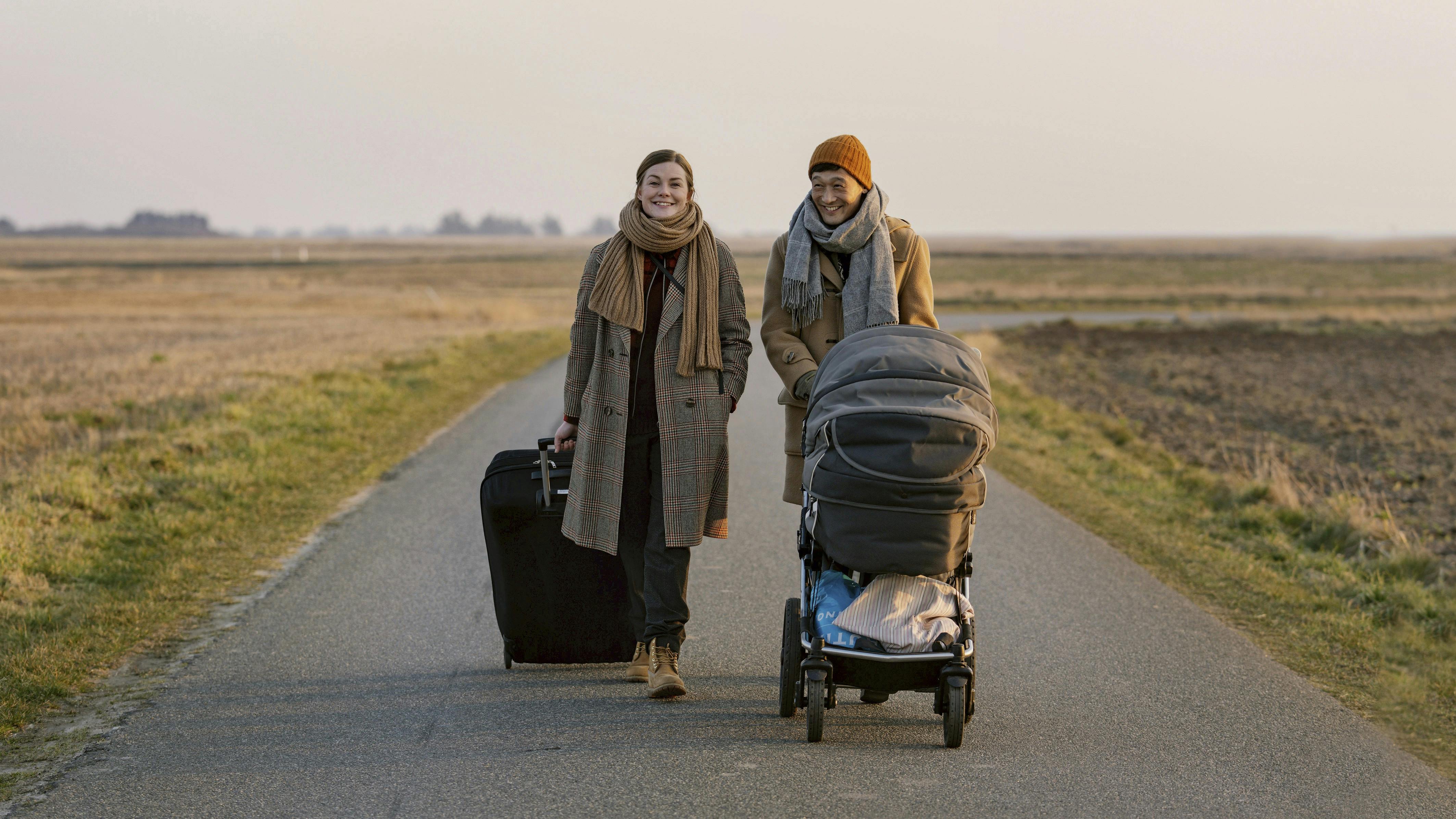 I “Meter i sekundet” spiller Sofie Torp rollen som Marie, der må flytte med sin kæreste til Vestjylland, da han får job på en højskole. Her føler hun sig udenfor.
