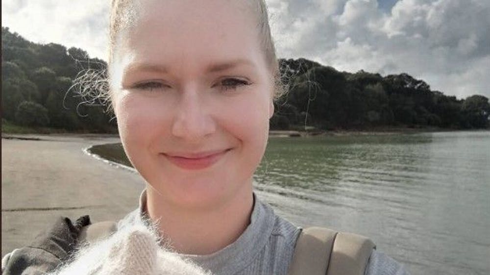 32-årige Camilla Madsen bor i Auckland i New Zealand med sin mand og deres to børn.