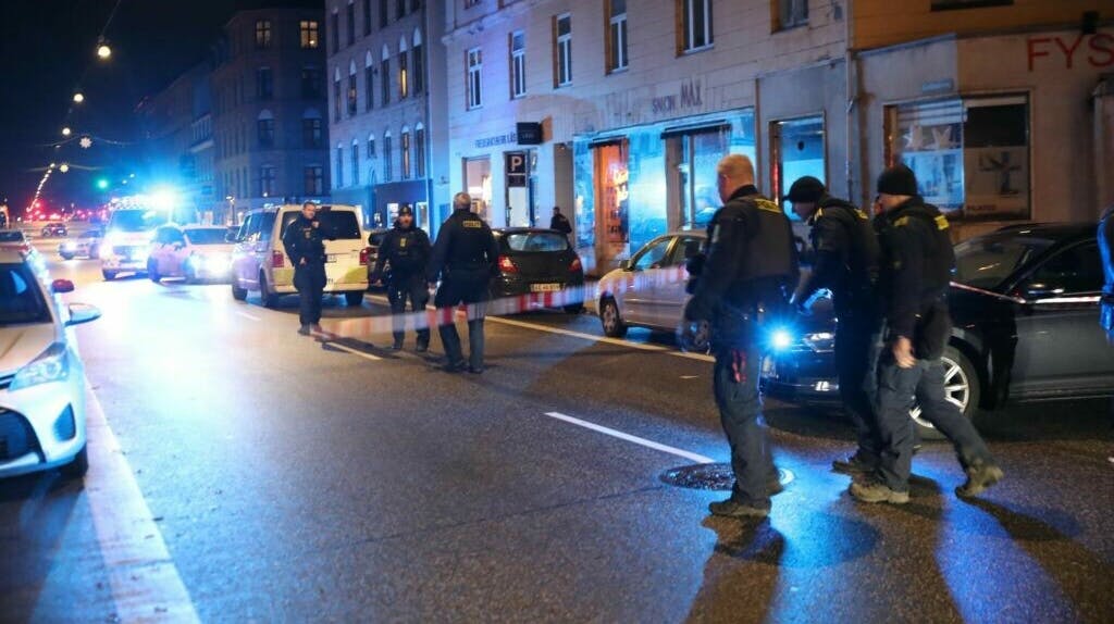 En 17-årig og en 20-årig er anholdt og sigtet for et brutalt overfald i julen.