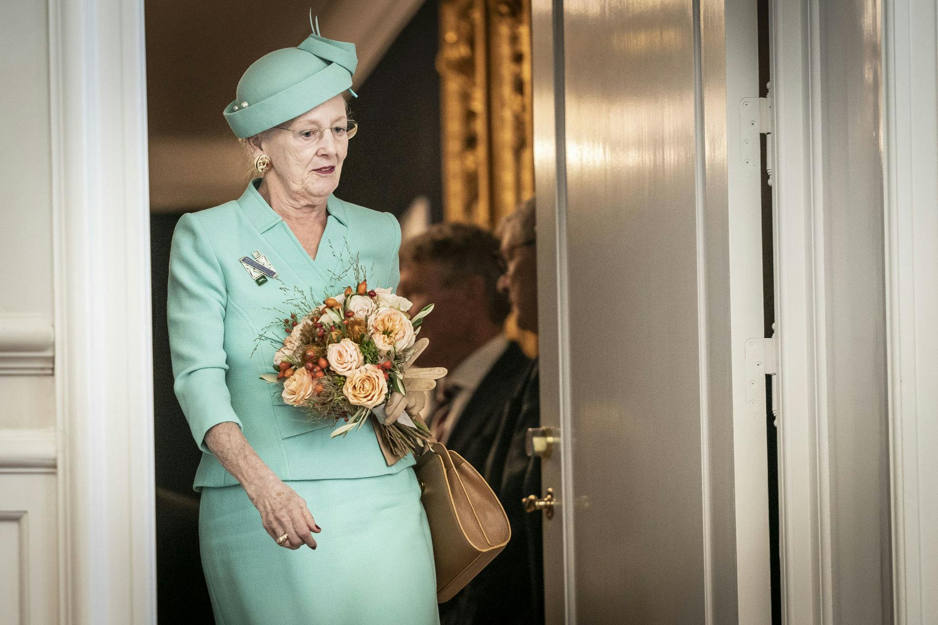 Dronning Margrethe mener selv, hun var naiv i forhold til at tro, prins Henrik bare ville tilpasse sig rollen som andenviolin.